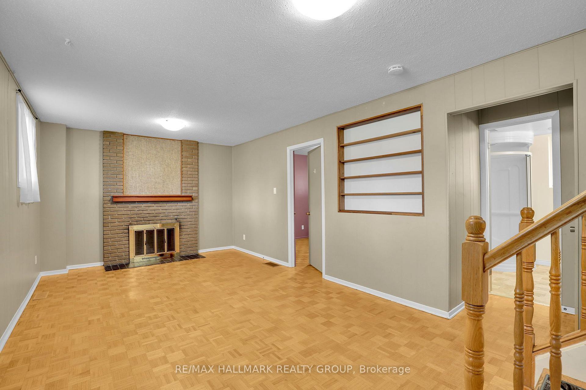 Photo 25 of 45 Larkin Drive, Ottawa, Barrhaven - Pheasant Run — HOMEH