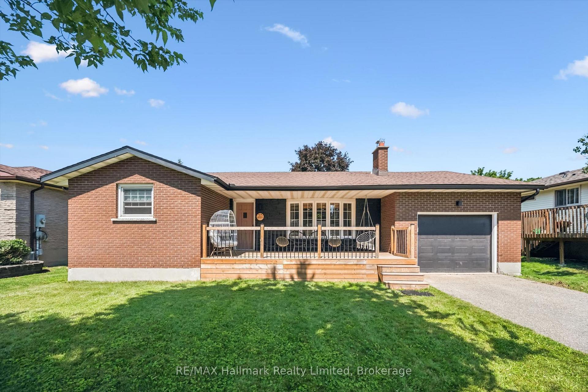 Photo 1 of 35 Matthew Drive, Guelph, Willow West/Sugarbush/West Acres — HOMEH