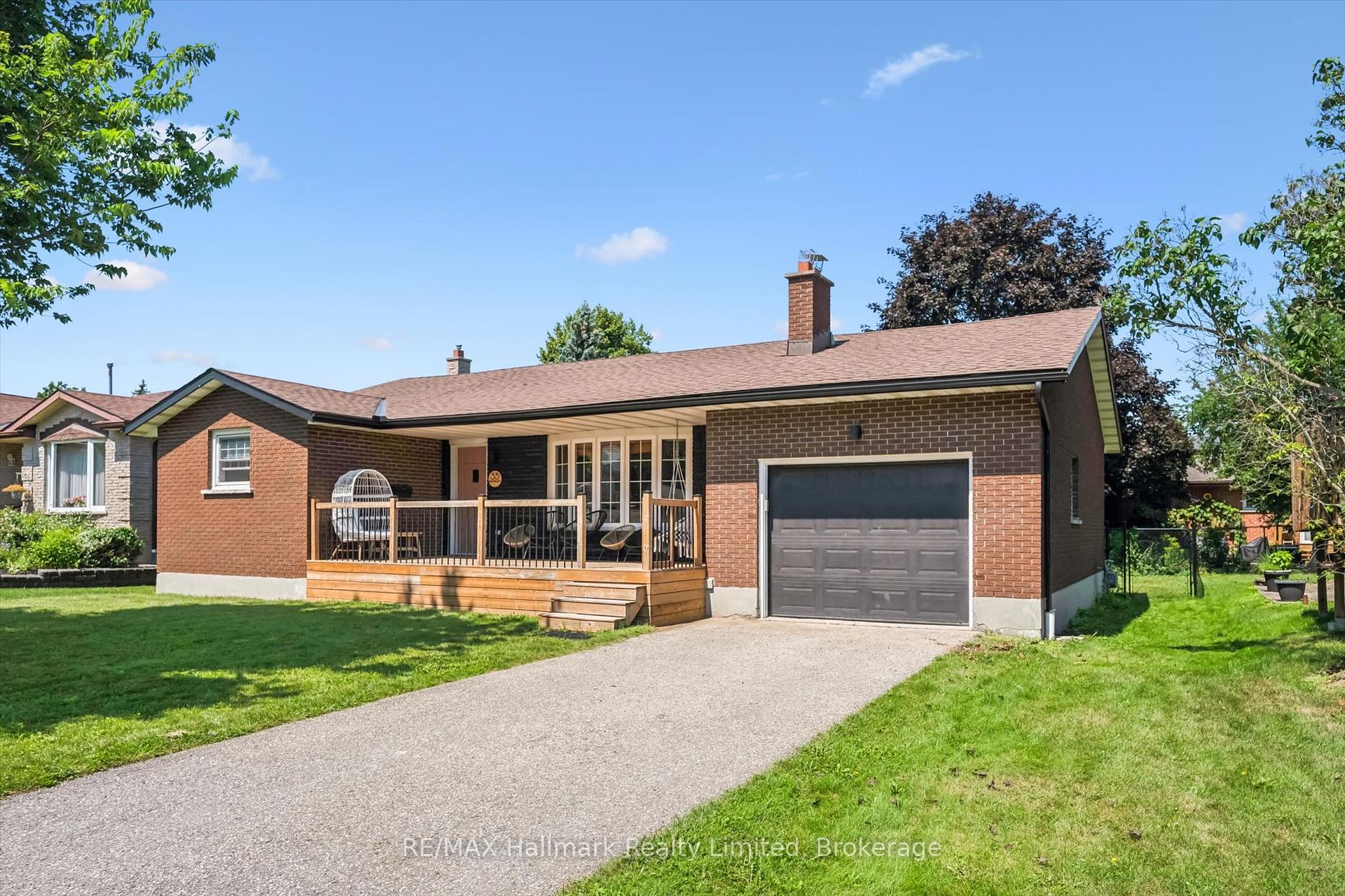 Photo 2 of 35 Matthew Drive, Guelph, Willow West/Sugarbush/West Acres — HOMEH