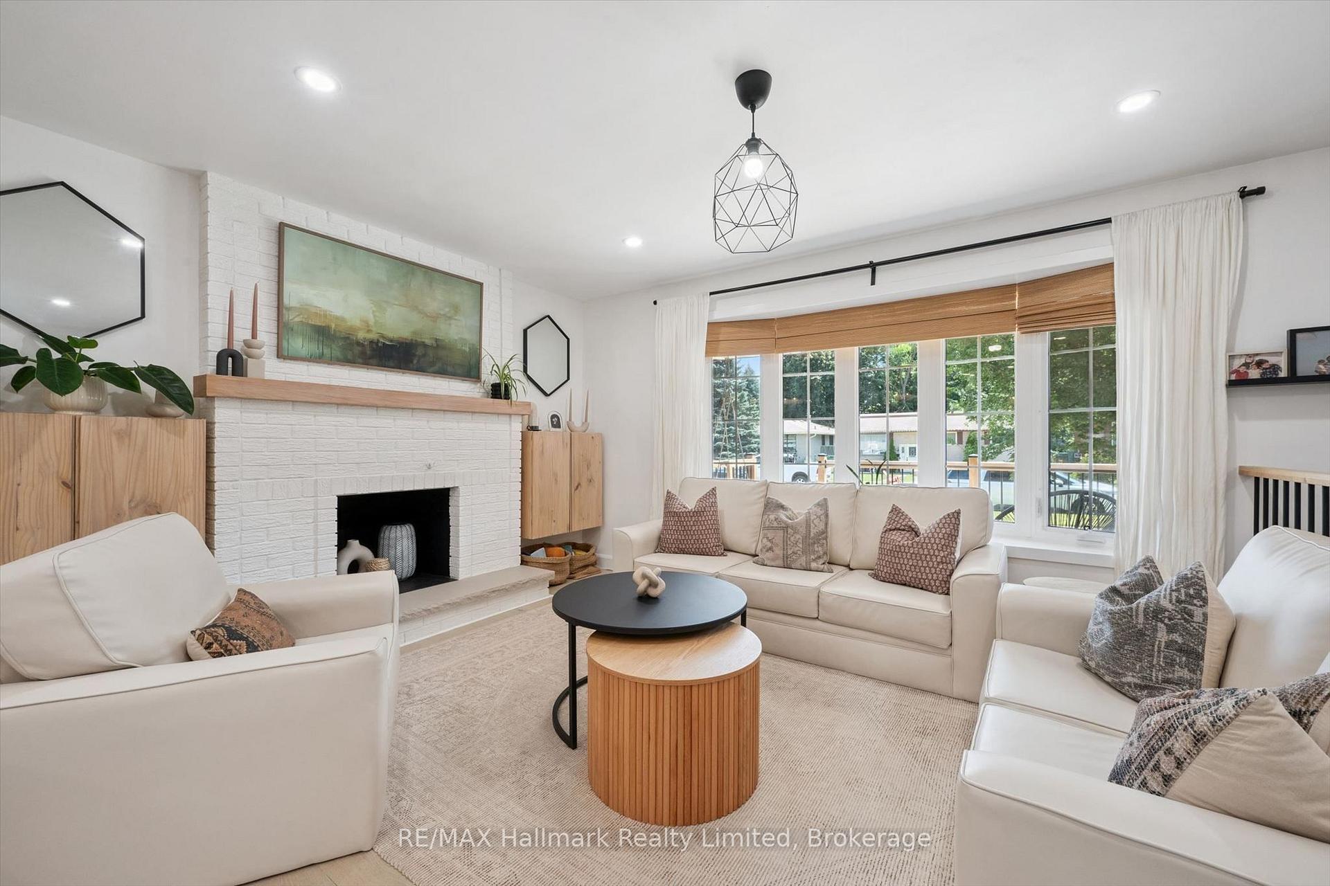 Photo 6 of 35 Matthew Drive, Guelph, Willow West/Sugarbush/West Acres — HOMEH