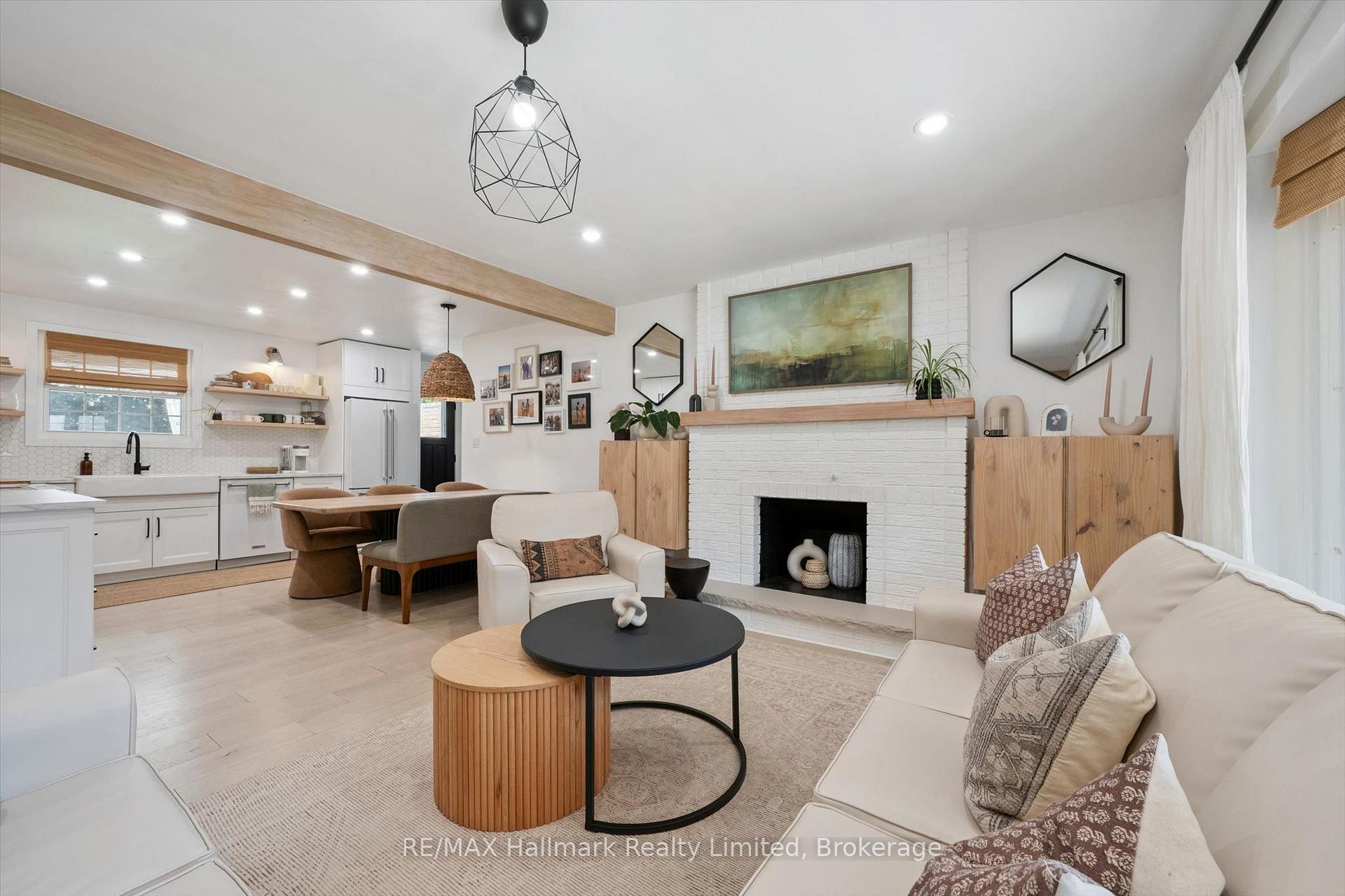 Photo 9 of 35 Matthew Drive, Guelph, Willow West/Sugarbush/West Acres — HOMEH
