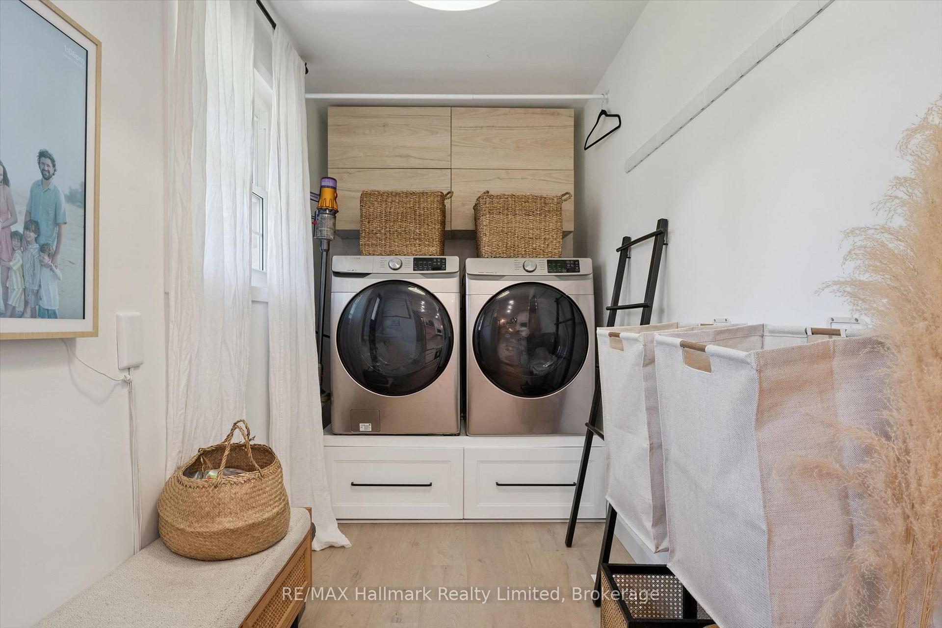 Photo 16 of 35 Matthew Drive, Guelph, Willow West/Sugarbush/West Acres — HOMEH