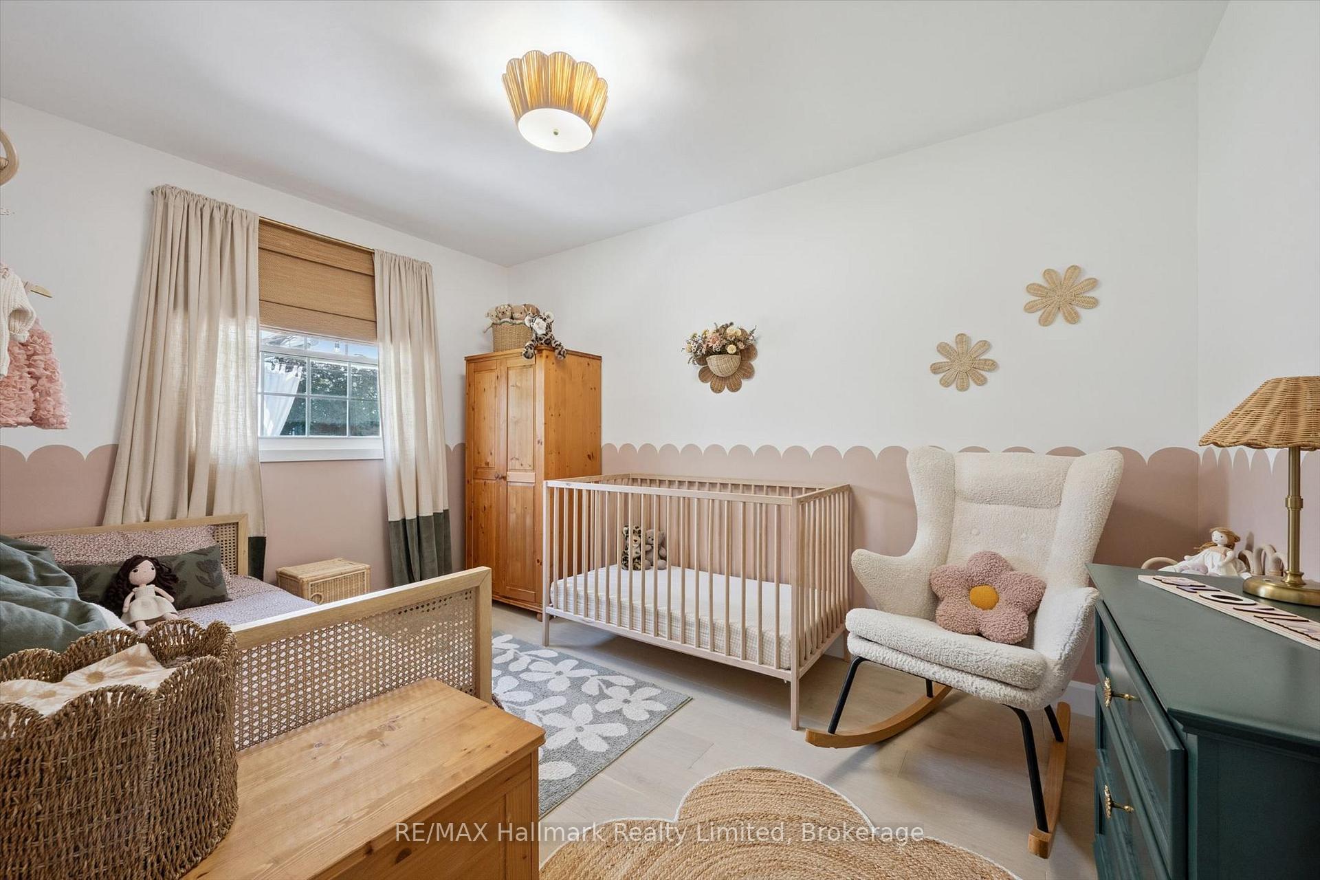 Photo 20 of 35 Matthew Drive, Guelph, Willow West/Sugarbush/West Acres — HOMEH