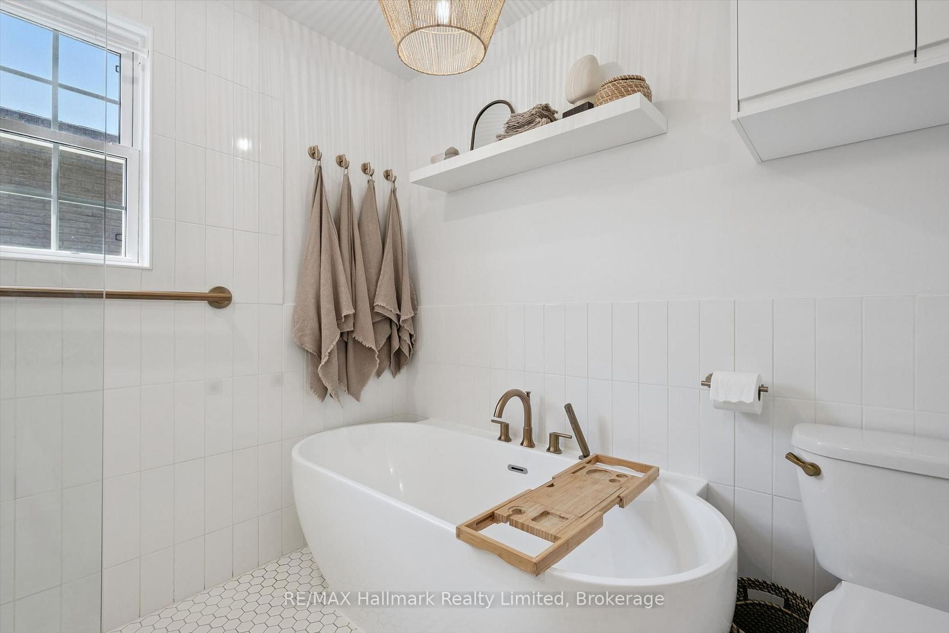 Photo 22 of 35 Matthew Drive, Guelph, Willow West/Sugarbush/West Acres — HOMEH
