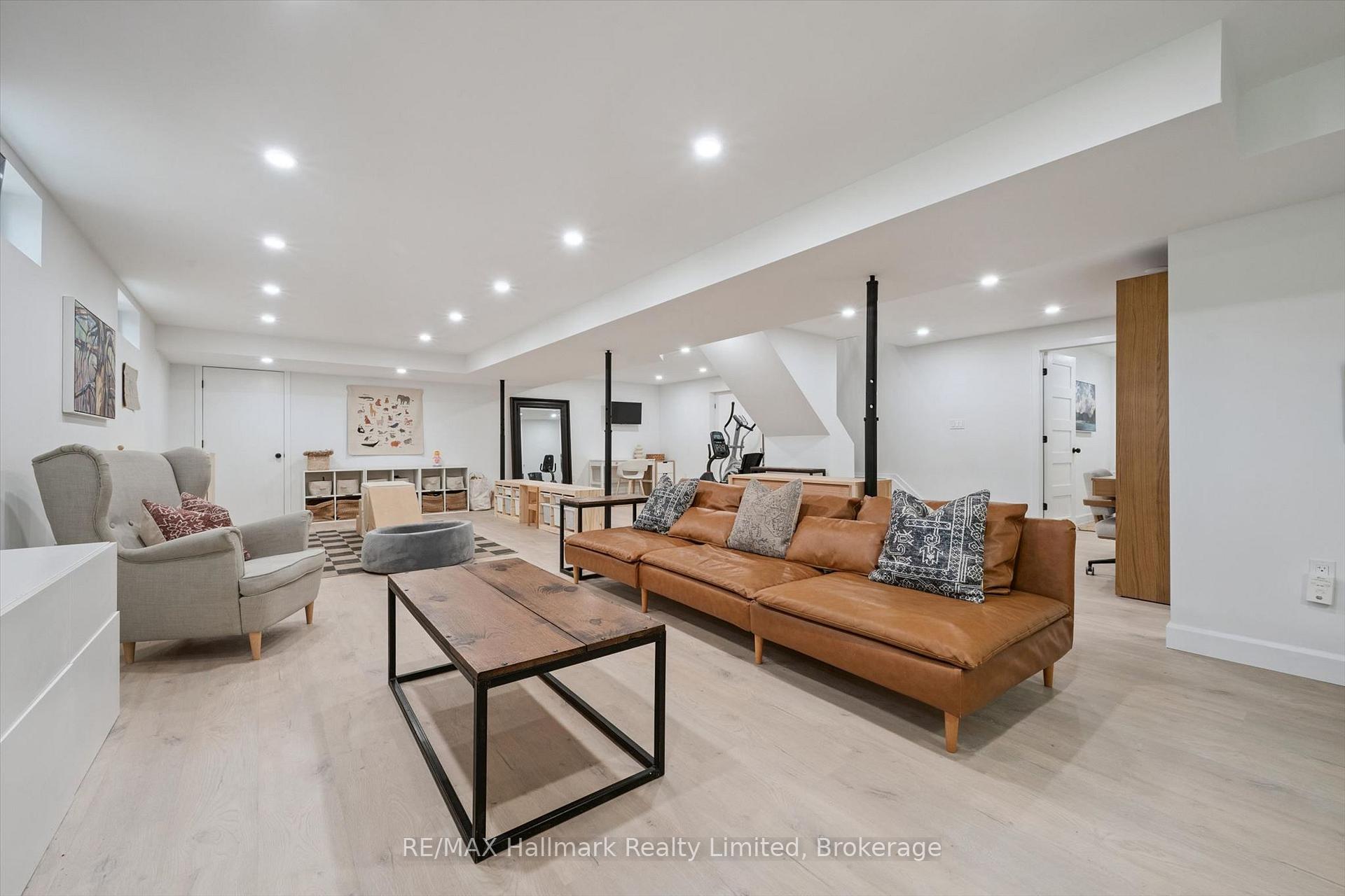 Photo 26 of 35 Matthew Drive, Guelph, Willow West/Sugarbush/West Acres — HOMEH