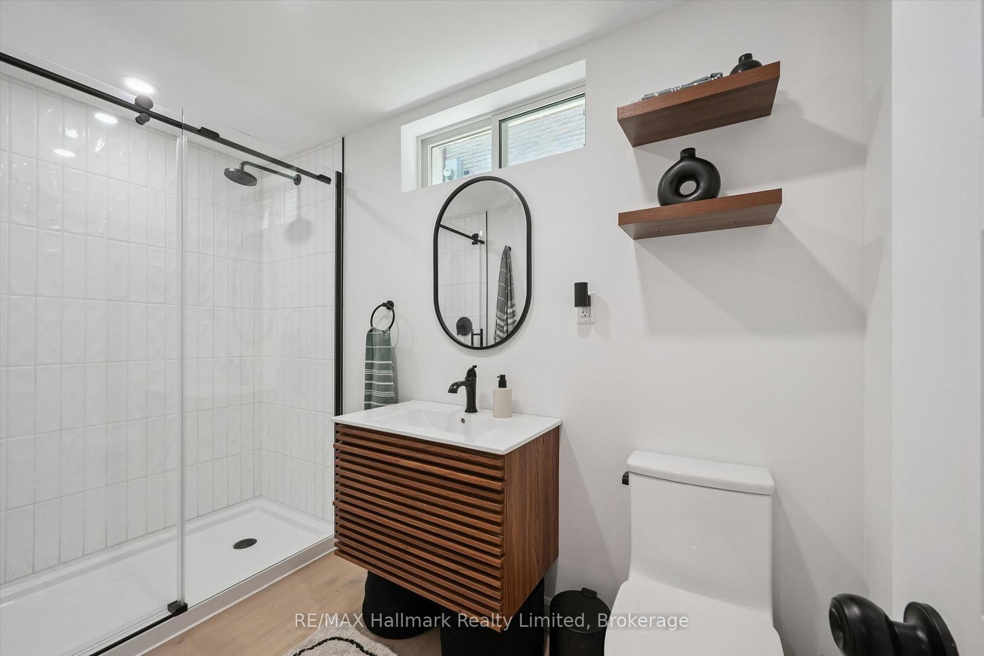 Photo 30 of 35 Matthew Drive, Guelph, Willow West/Sugarbush/West Acres — HOMEH