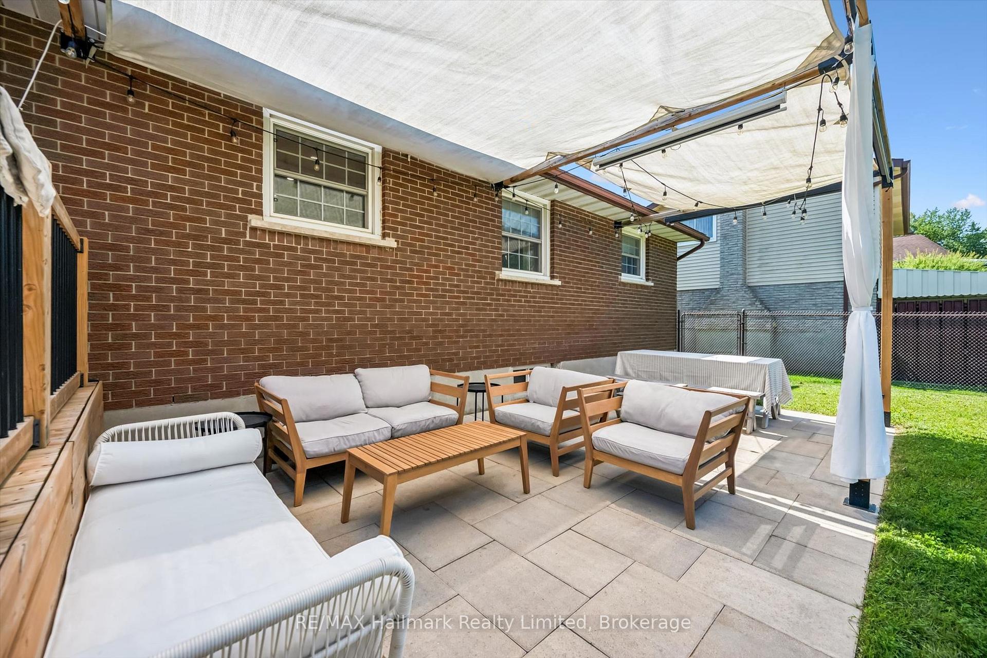 Photo 34 of 35 Matthew Drive, Guelph, Willow West/Sugarbush/West Acres — HOMEH
