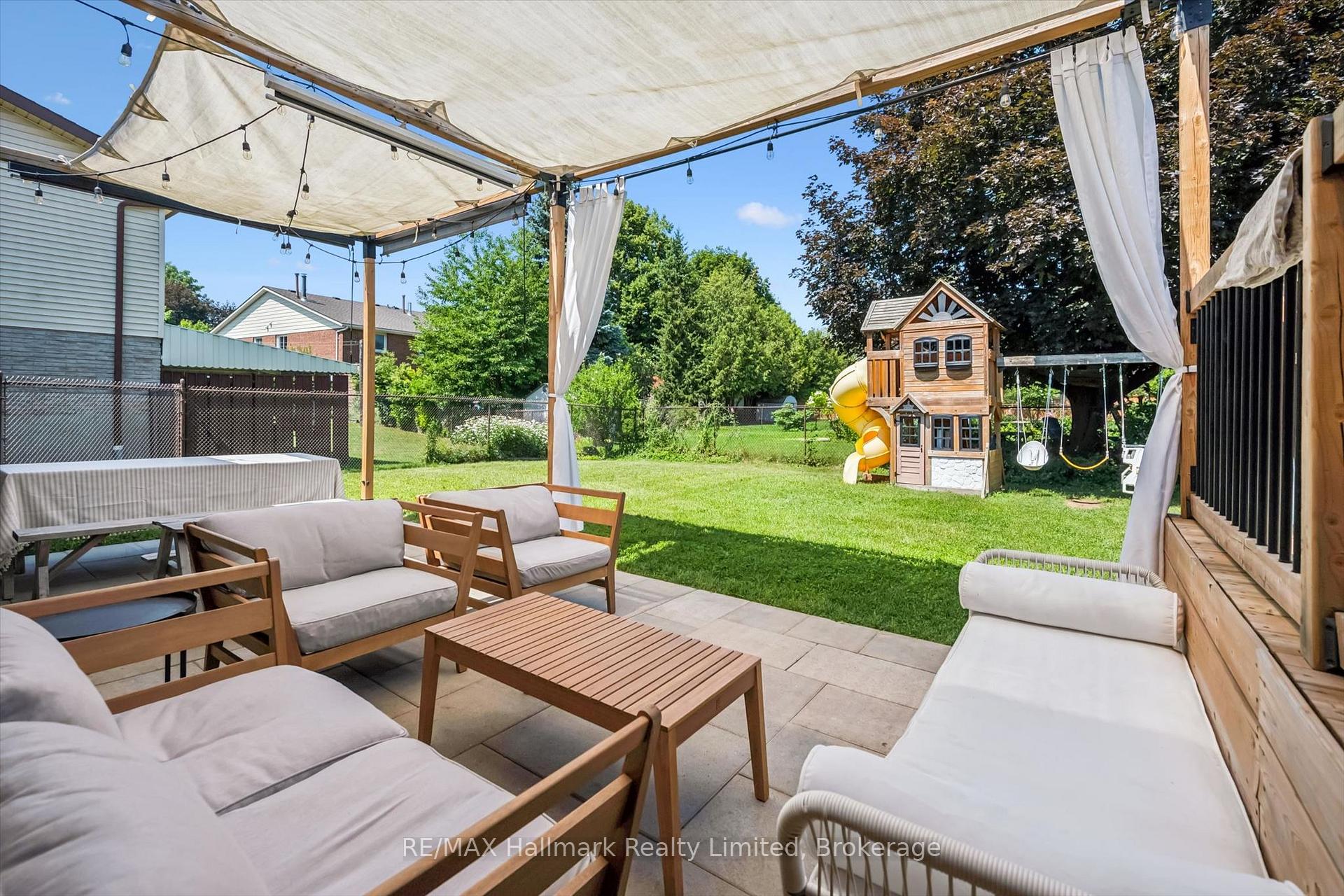 Photo 35 of 35 Matthew Drive, Guelph, Willow West/Sugarbush/West Acres — HOMEH