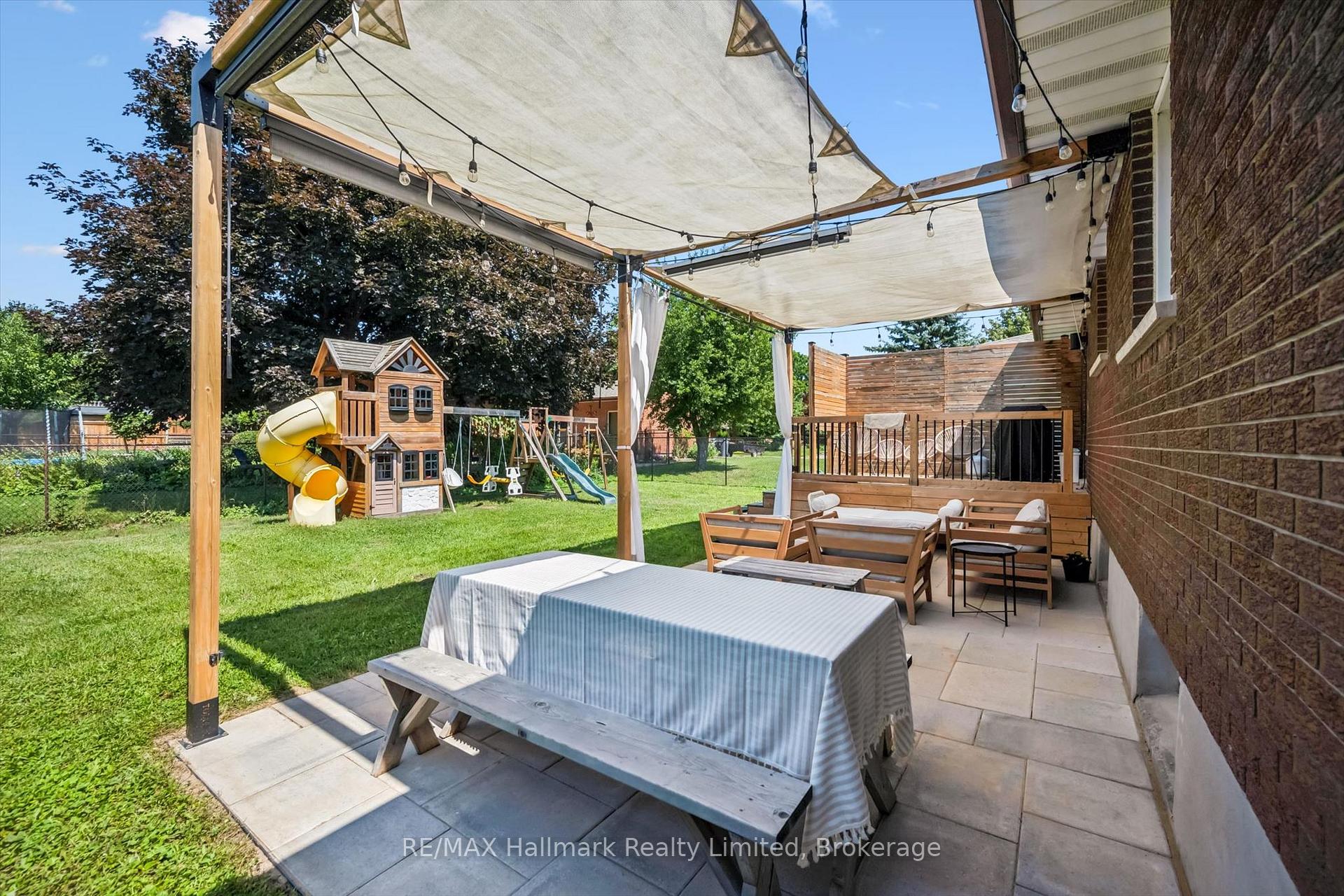 Photo 36 of 35 Matthew Drive, Guelph, Willow West/Sugarbush/West Acres — HOMEH