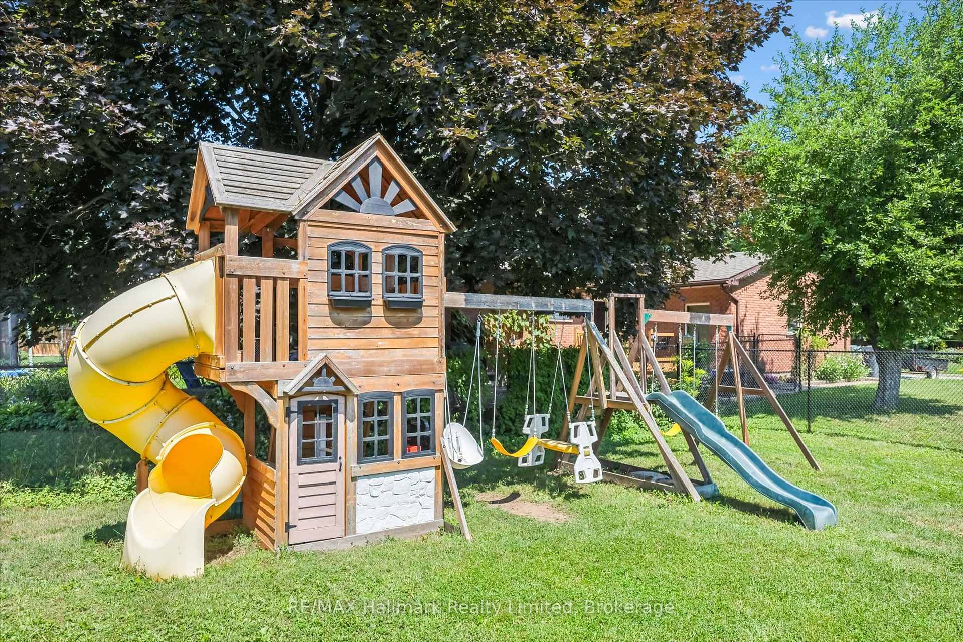 Photo 40 of 35 Matthew Drive, Guelph, Willow West/Sugarbush/West Acres — HOMEH