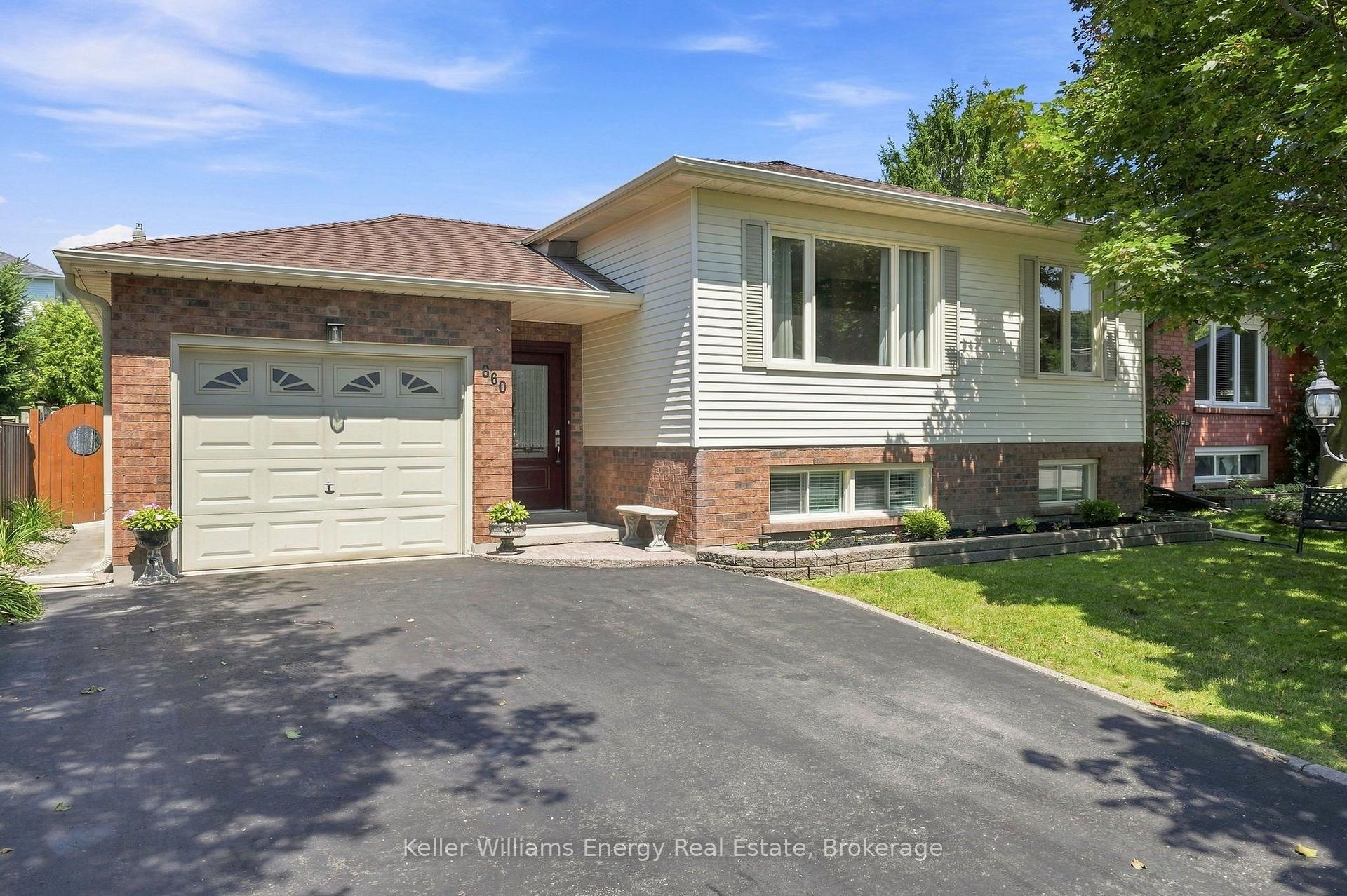 Photo 6 of 860 Copperfield Drive, Oshawa, Eastdale — HOMEH