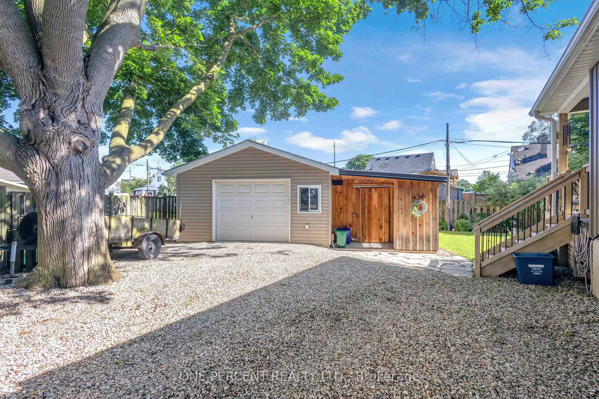 Photo 3 of 71 Alexander Drive, Brantford, Holmesdale-Lansdowne — HOMEH