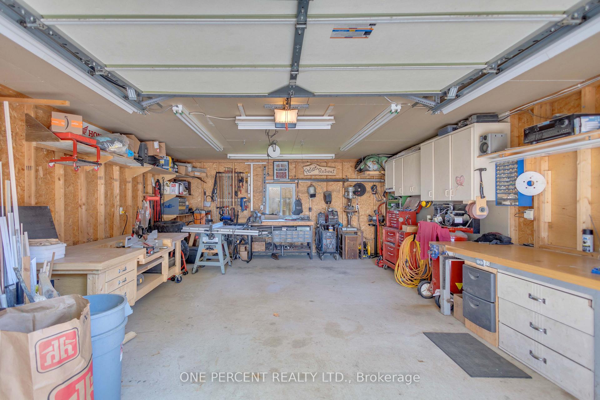 Photo 4 of 71 Alexander Drive, Brantford, Holmesdale-Lansdowne — HOMEH