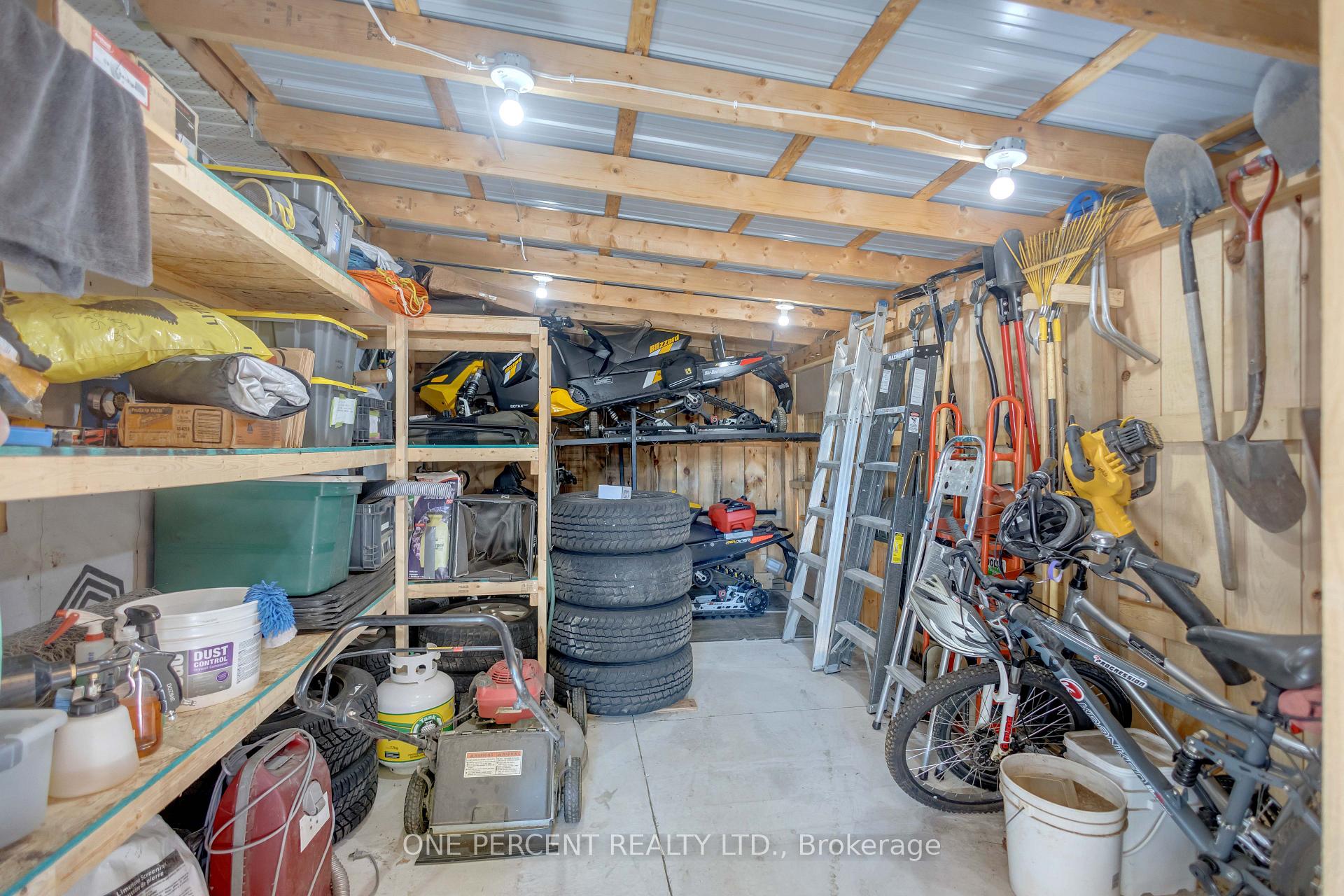 Photo 5 of 71 Alexander Drive, Brantford, Holmesdale-Lansdowne — HOMEH