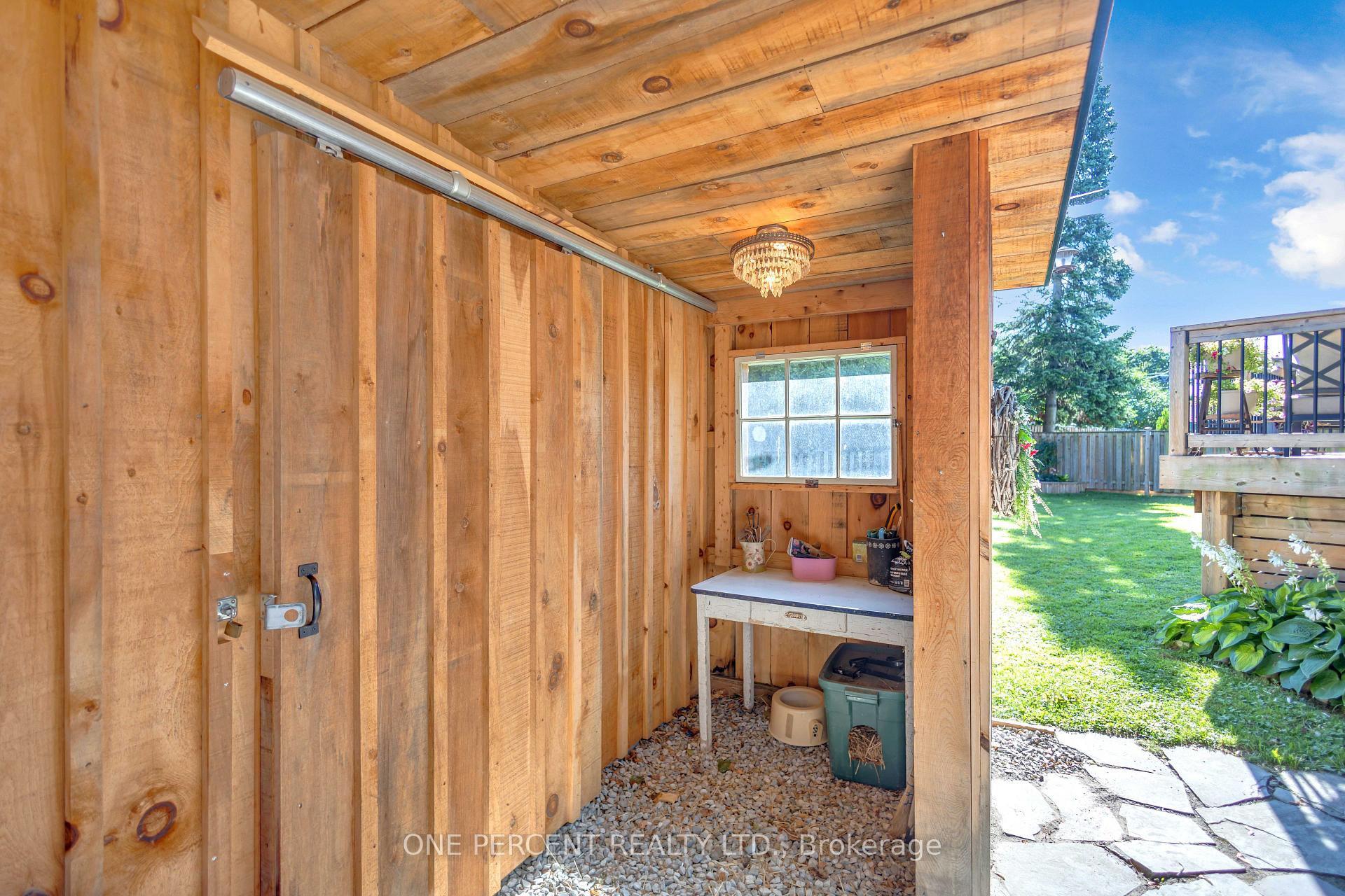 Photo 6 of 71 Alexander Drive, Brantford, Holmesdale-Lansdowne — HOMEH
