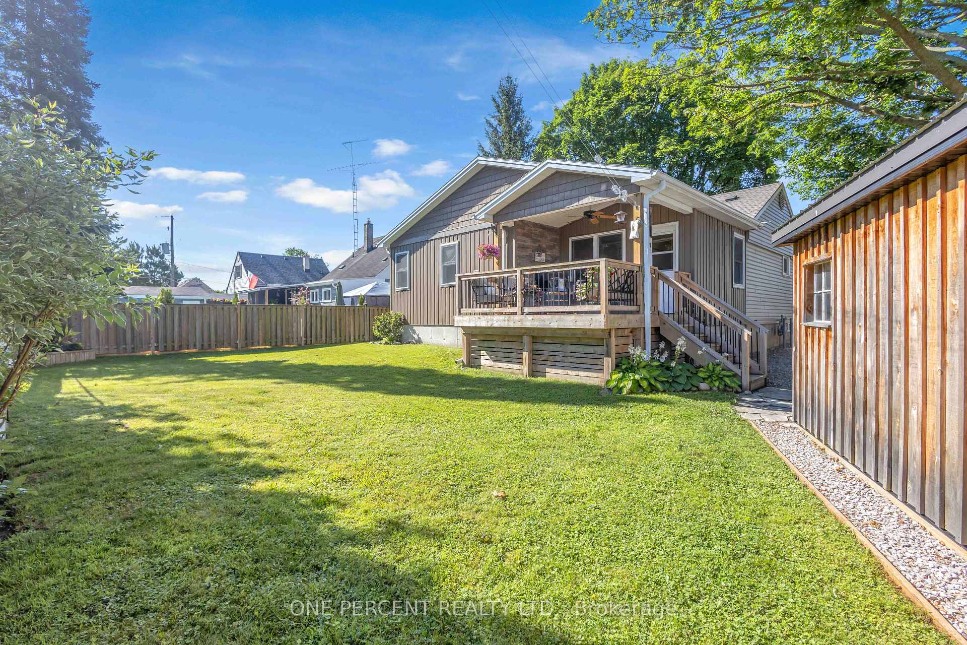 Photo 9 of 71 Alexander Drive, Brantford, Holmesdale-Lansdowne — HOMEH