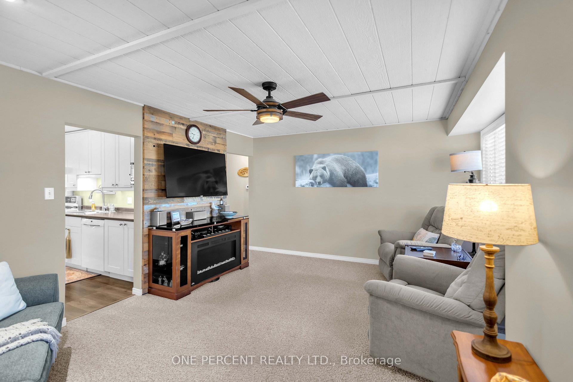 Photo 13 of 71 Alexander Drive, Brantford, Holmesdale-Lansdowne — HOMEH