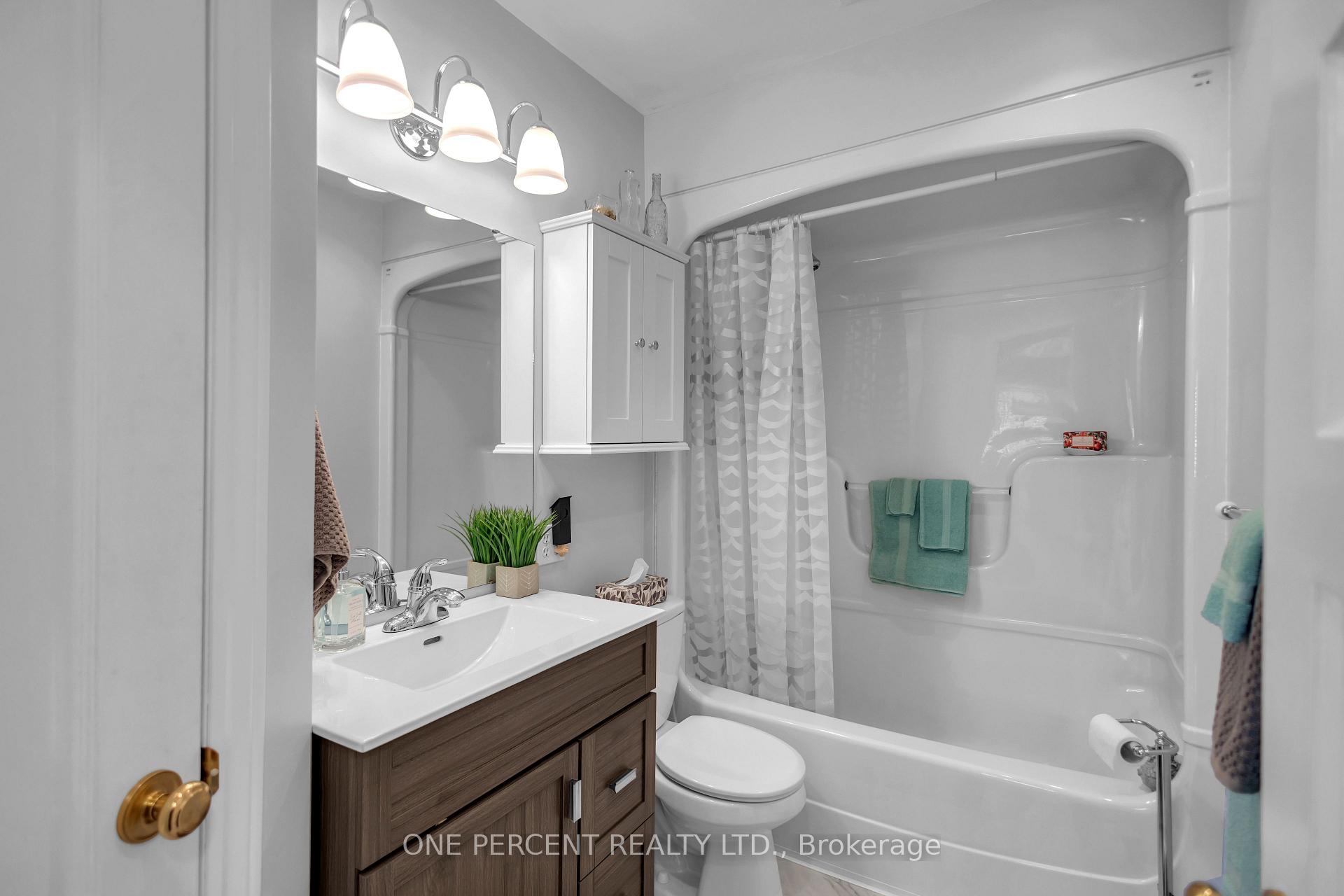 Photo 30 of 71 Alexander Drive, Brantford, Holmesdale-Lansdowne — HOMEH