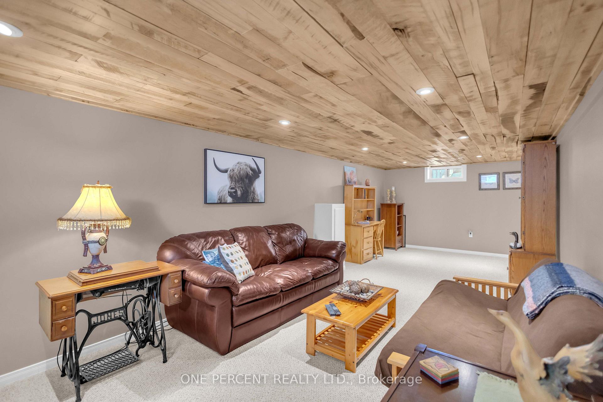 Photo 35 of 71 Alexander Drive, Brantford, Holmesdale-Lansdowne — HOMEH