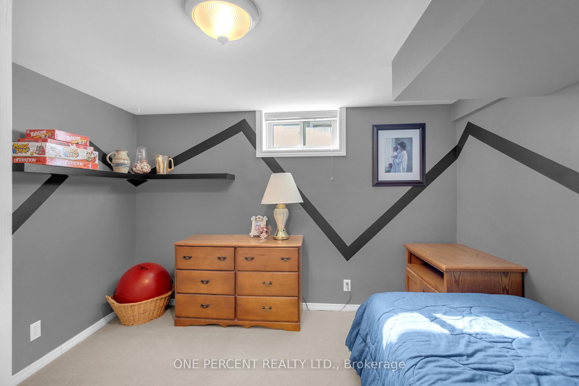 Photo 36 of 71 Alexander Drive, Brantford, Holmesdale-Lansdowne — HOMEH