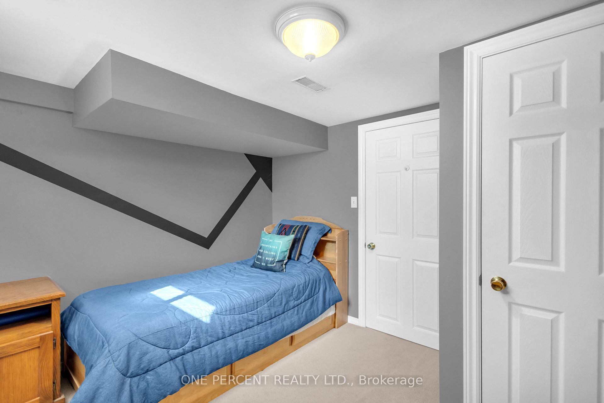 Photo 37 of 71 Alexander Drive, Brantford, Holmesdale-Lansdowne — HOMEH