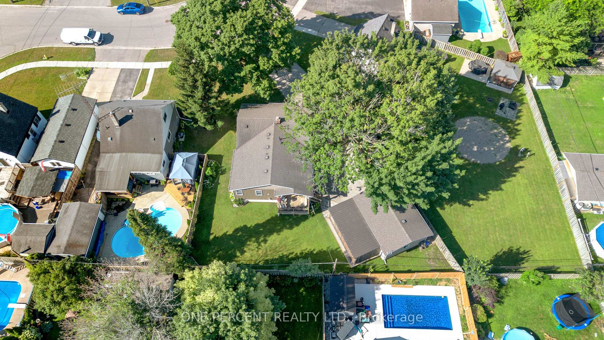 Photo 40 of 71 Alexander Drive, Brantford, Holmesdale-Lansdowne — HOMEH