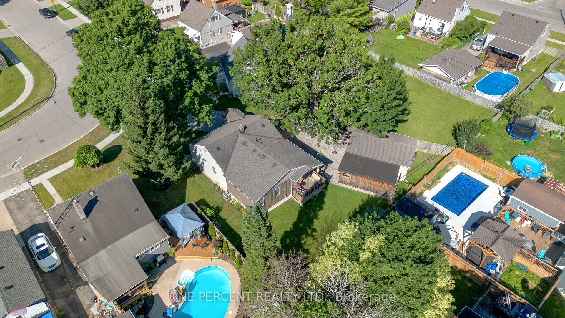 Photo 42 of 71 Alexander Drive, Brantford, Holmesdale-Lansdowne — HOMEH
