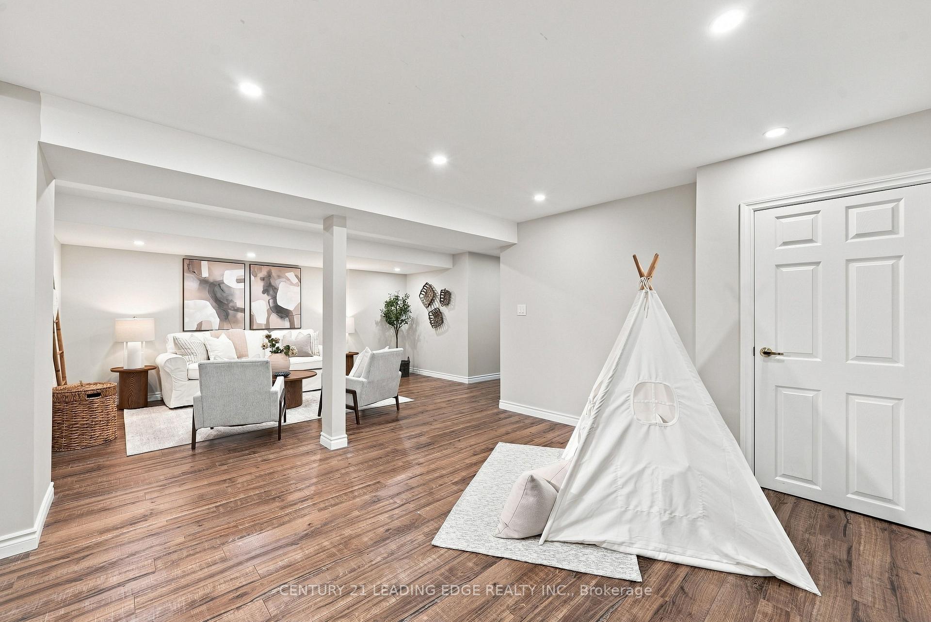Photo 40 of 42 Workmens Circle, Ajax, Northwest Ajax — HOMEH