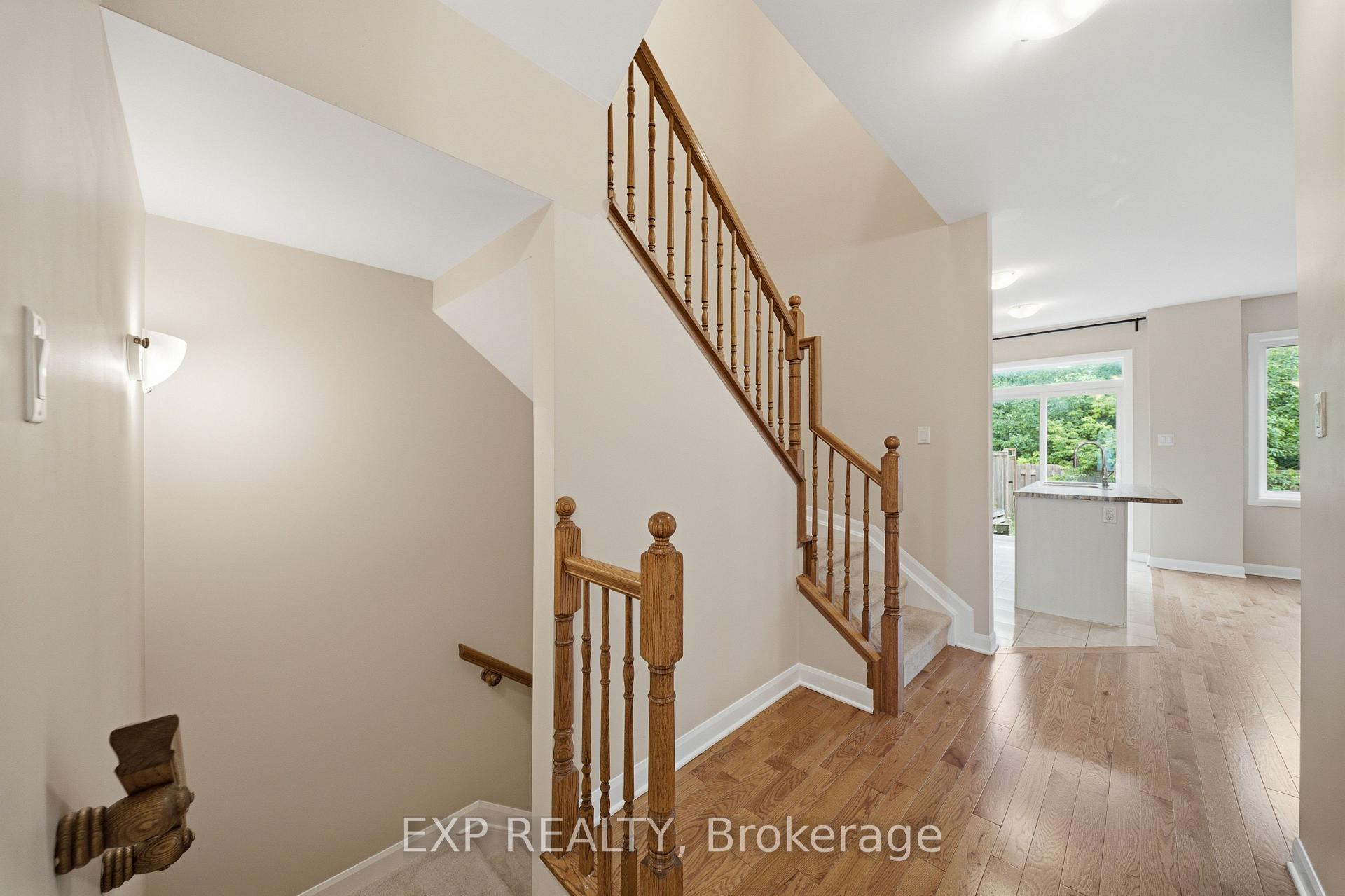 Photo 3 of 222 Geyser Place, Ottawa, Barrhaven - Hearts Desire — HOMEH