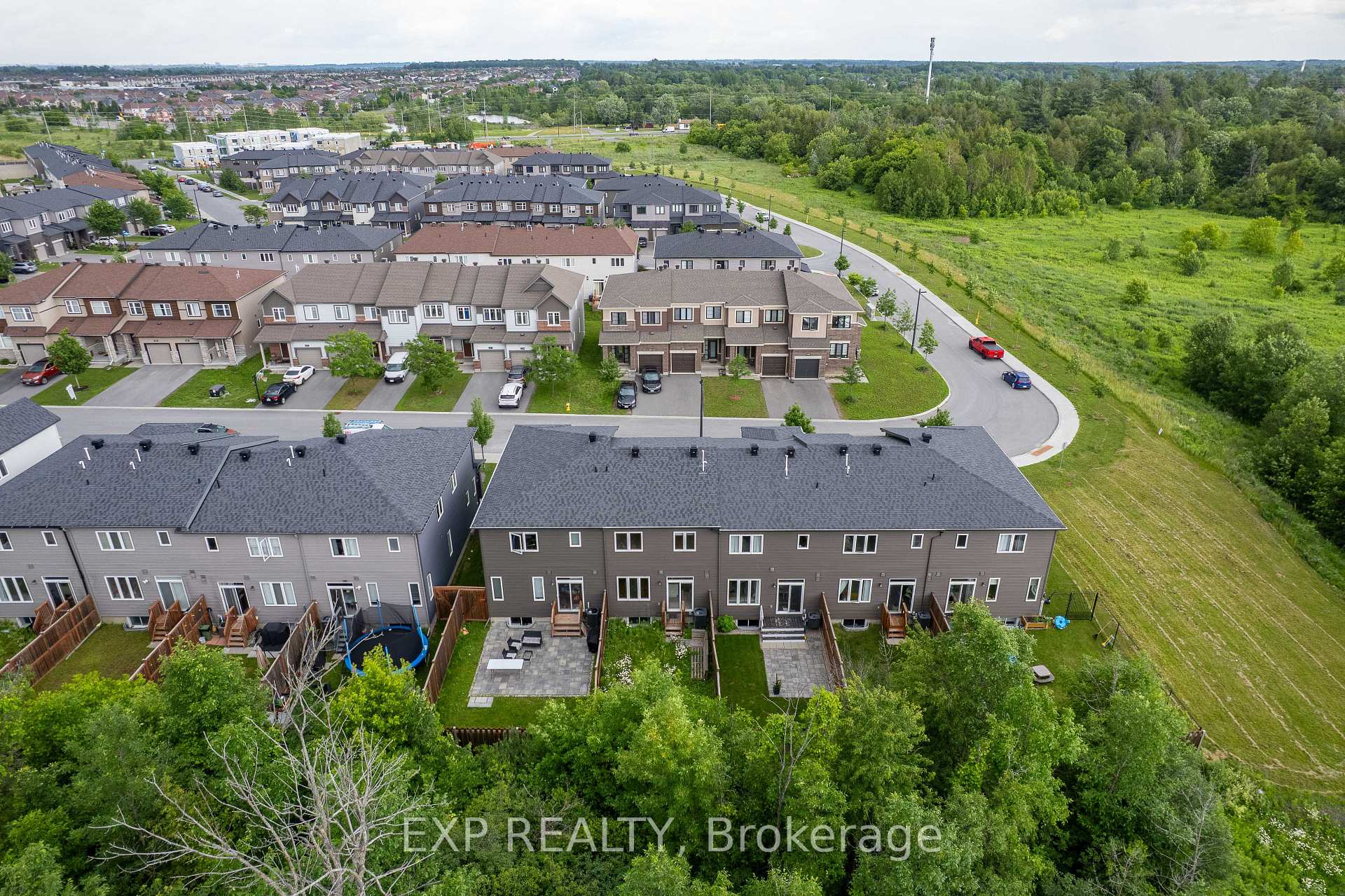 Photo 31 of 222 Geyser Place, Ottawa, Barrhaven - Hearts Desire — HOMEH