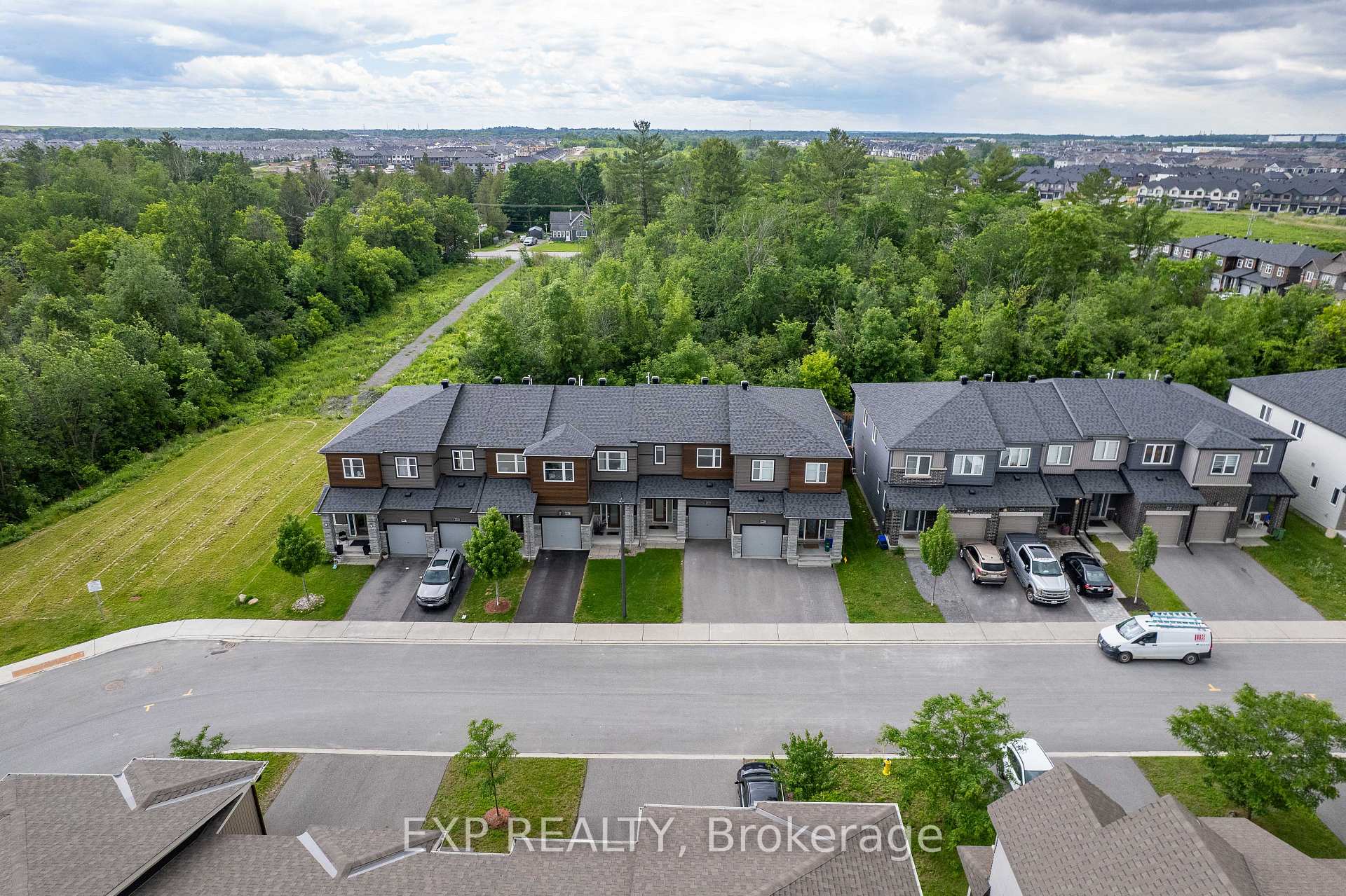 Photo 32 of 222 Geyser Place, Ottawa, Barrhaven - Hearts Desire — HOMEH