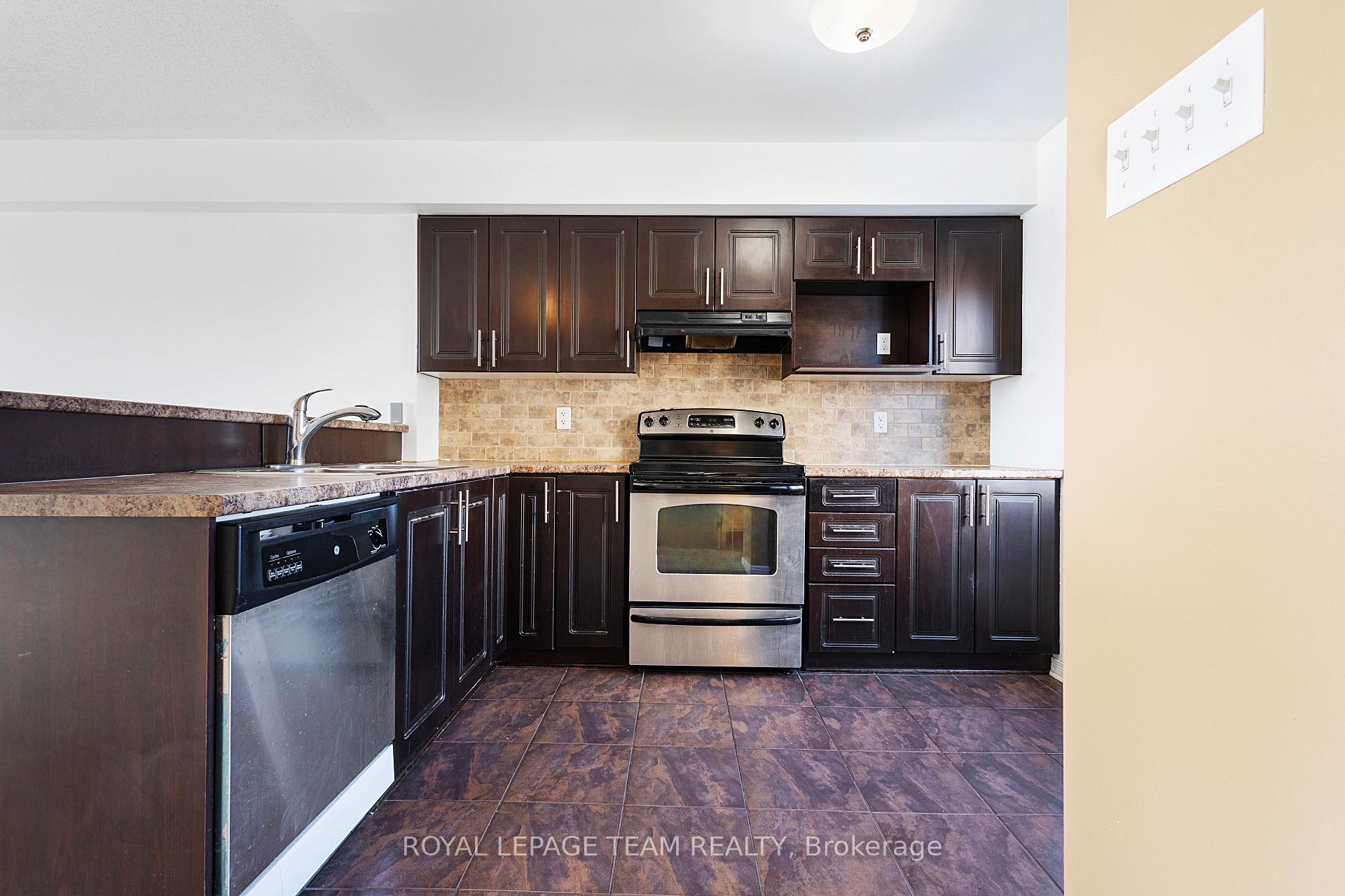 Photo 5 of 566 Simran Private, Ottawa, Barrhaven - Cedargrove/Fraserdale — HOMEH