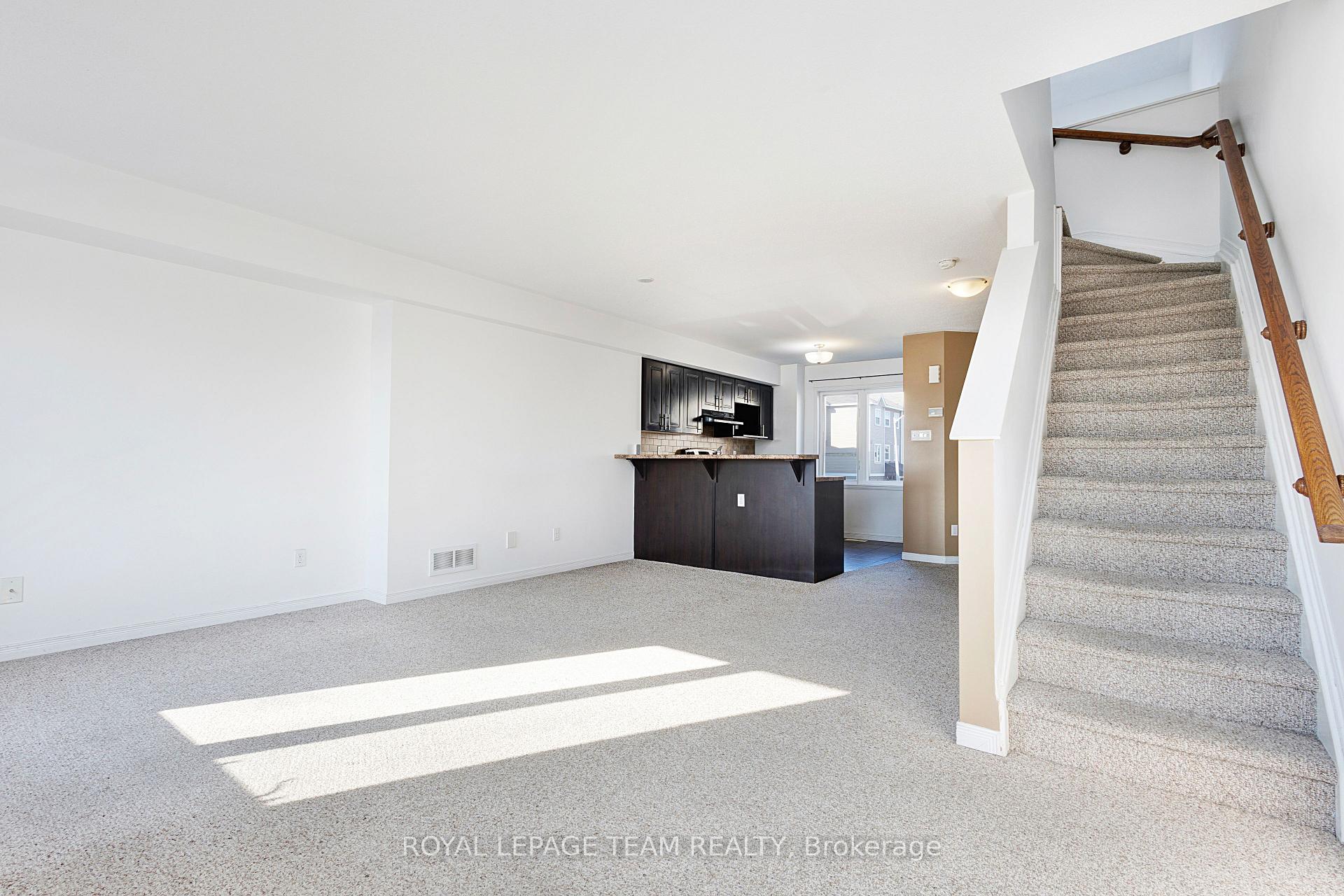 Photo 12 of 566 Simran Private, Ottawa, Barrhaven - Cedargrove/Fraserdale — HOMEH