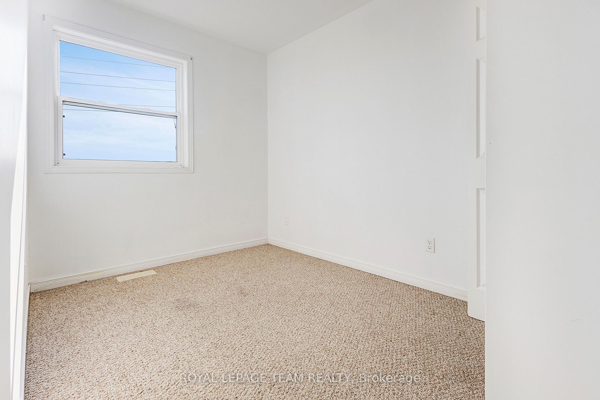 Photo 16 of 566 Simran Private, Ottawa, Barrhaven - Cedargrove/Fraserdale — HOMEH