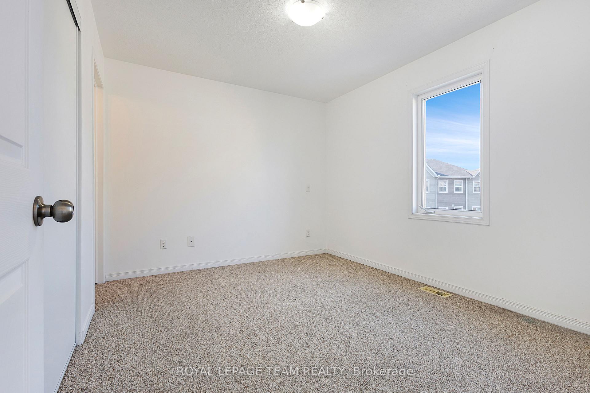 Photo 20 of 566 Simran Private, Ottawa, Barrhaven - Cedargrove/Fraserdale — HOMEH