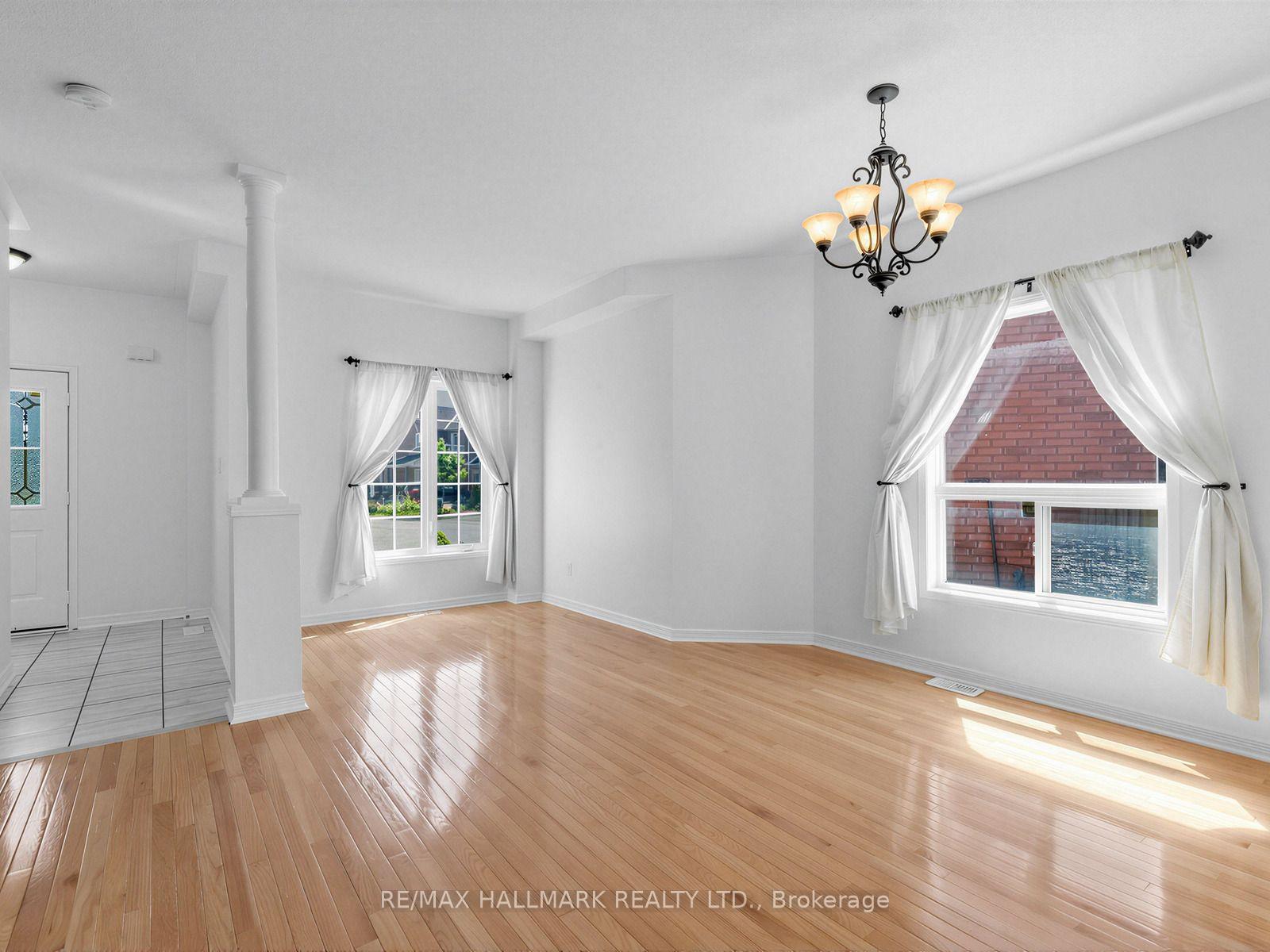 Photo 2 of 79 Wheelwright Drive, Richmond Hill, Oak Ridges Lake Wilcox — HOMEH