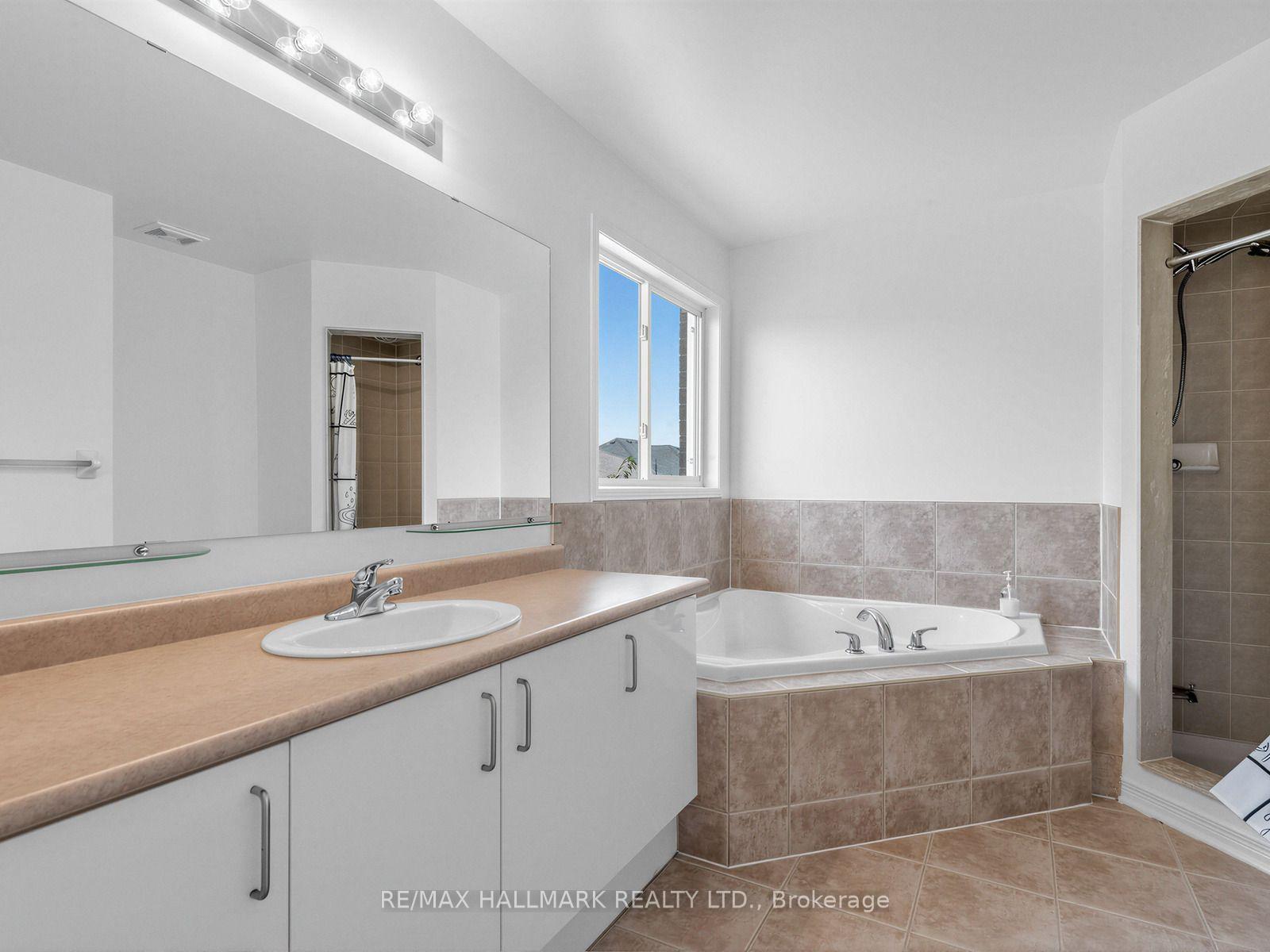 Photo 14 of 79 Wheelwright Drive, Richmond Hill, Oak Ridges Lake Wilcox — HOMEH