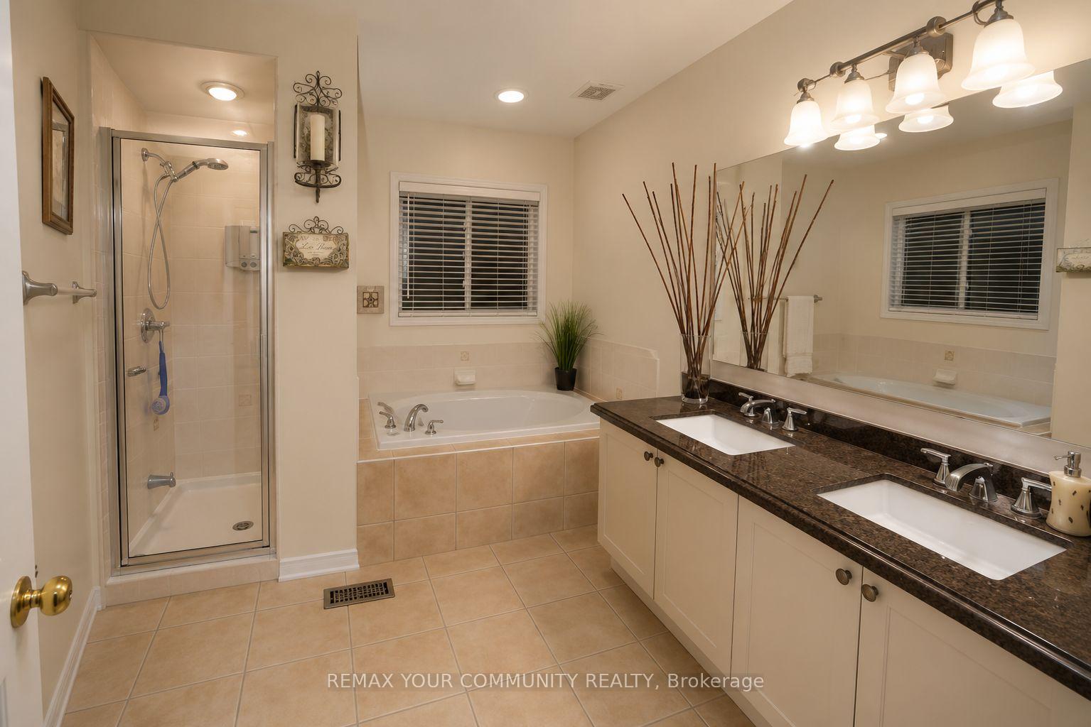 Photo 14 of 112 Barnwood Drive, Richmond Hill, Oak Ridges Lake Wilcox — HOMEH