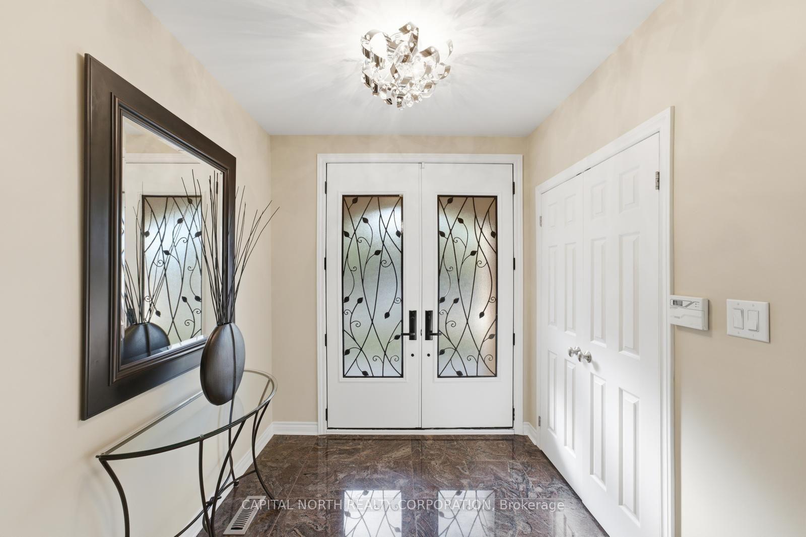 Photo 4 of 40 Claremont Lane, Vaughan, West Woodbridge — HOMEH