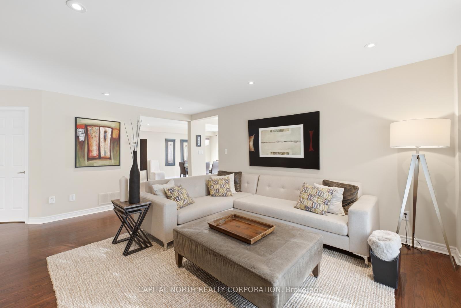 Photo 6 of 40 Claremont Lane, Vaughan, West Woodbridge — HOMEH