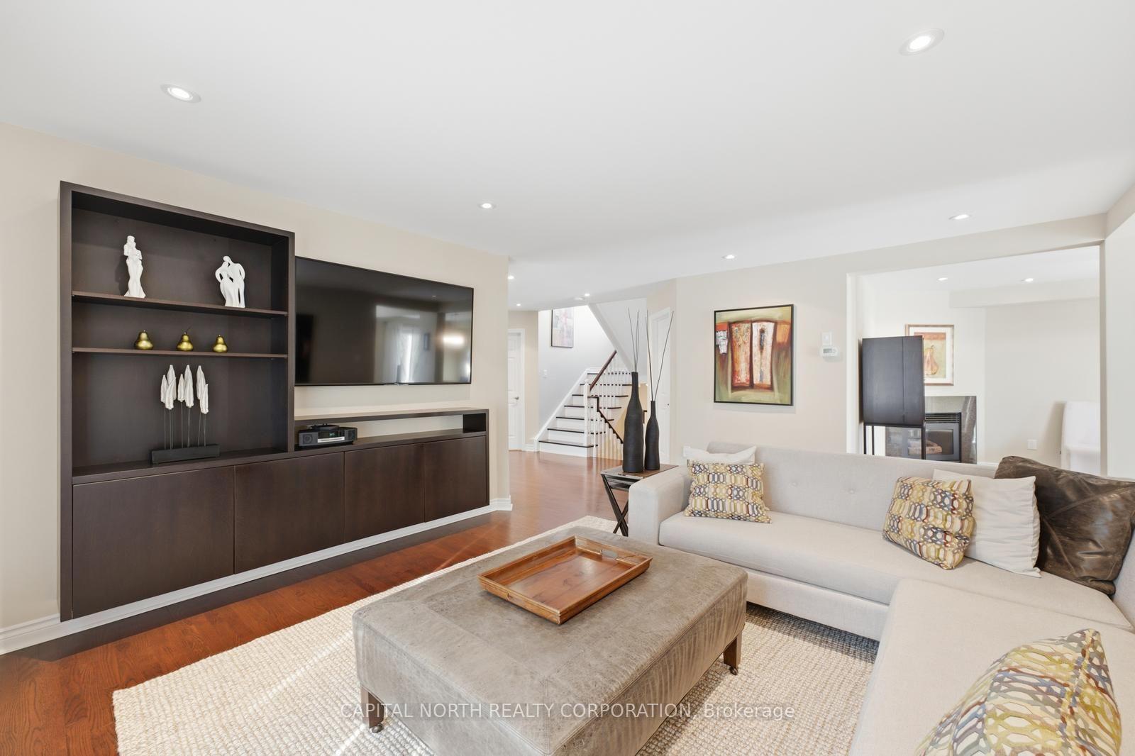 Photo 7 of 40 Claremont Lane, Vaughan, West Woodbridge — HOMEH