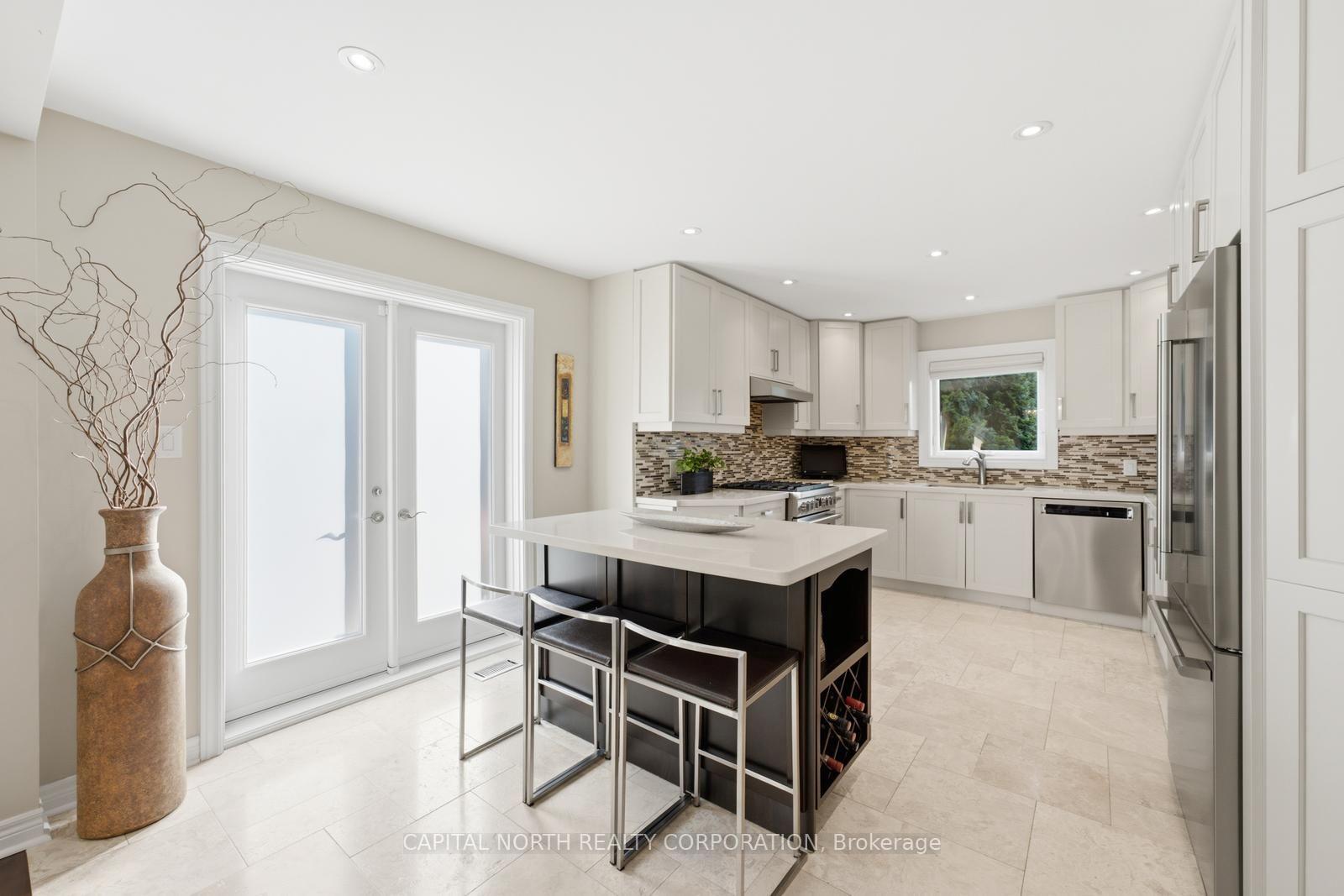 Photo 8 of 40 Claremont Lane, Vaughan, West Woodbridge — HOMEH