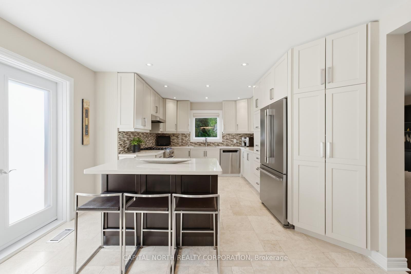 Photo 9 of 40 Claremont Lane, Vaughan, West Woodbridge — HOMEH
