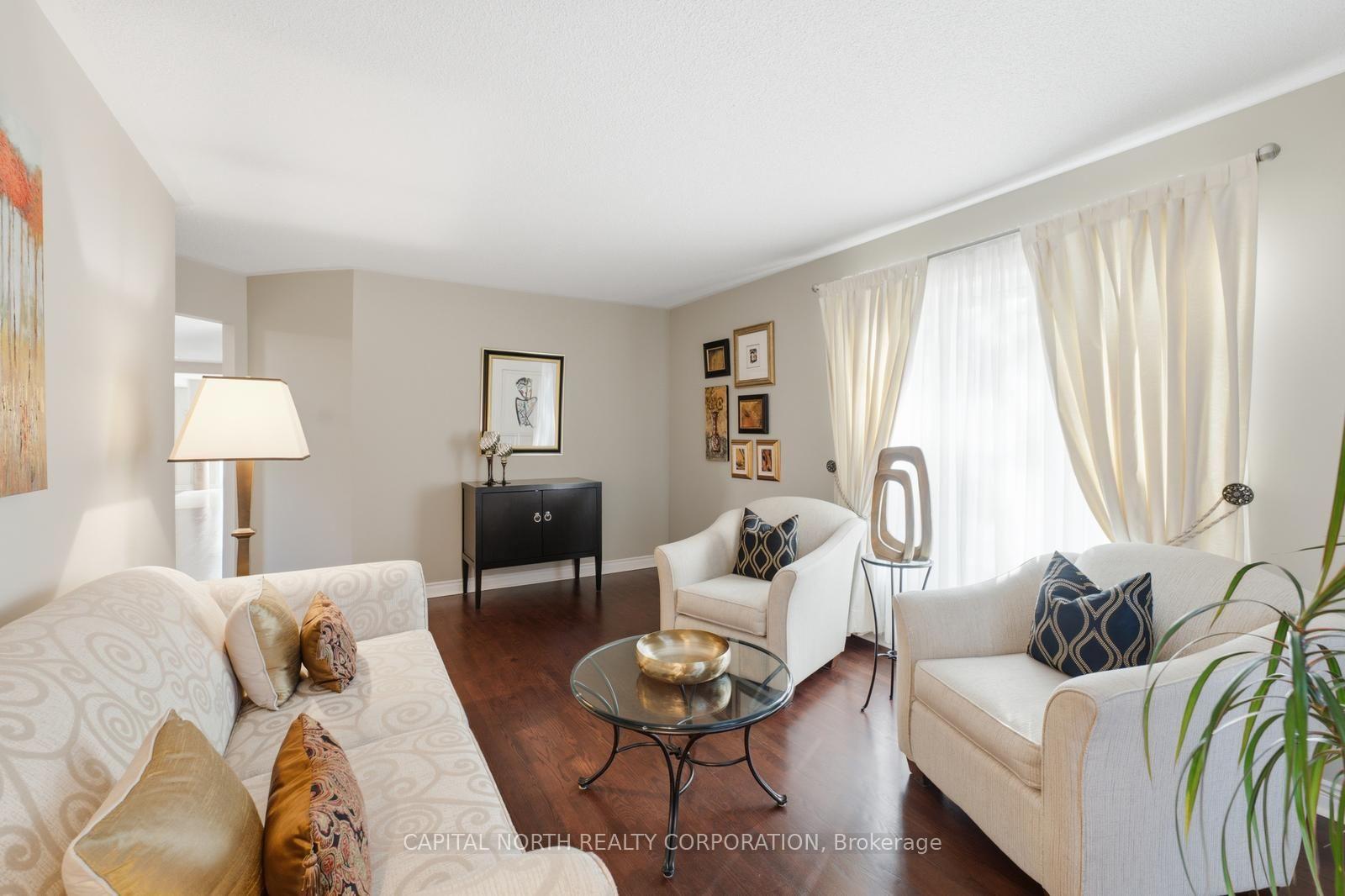 Photo 19 of 40 Claremont Lane, Vaughan, West Woodbridge — HOMEH