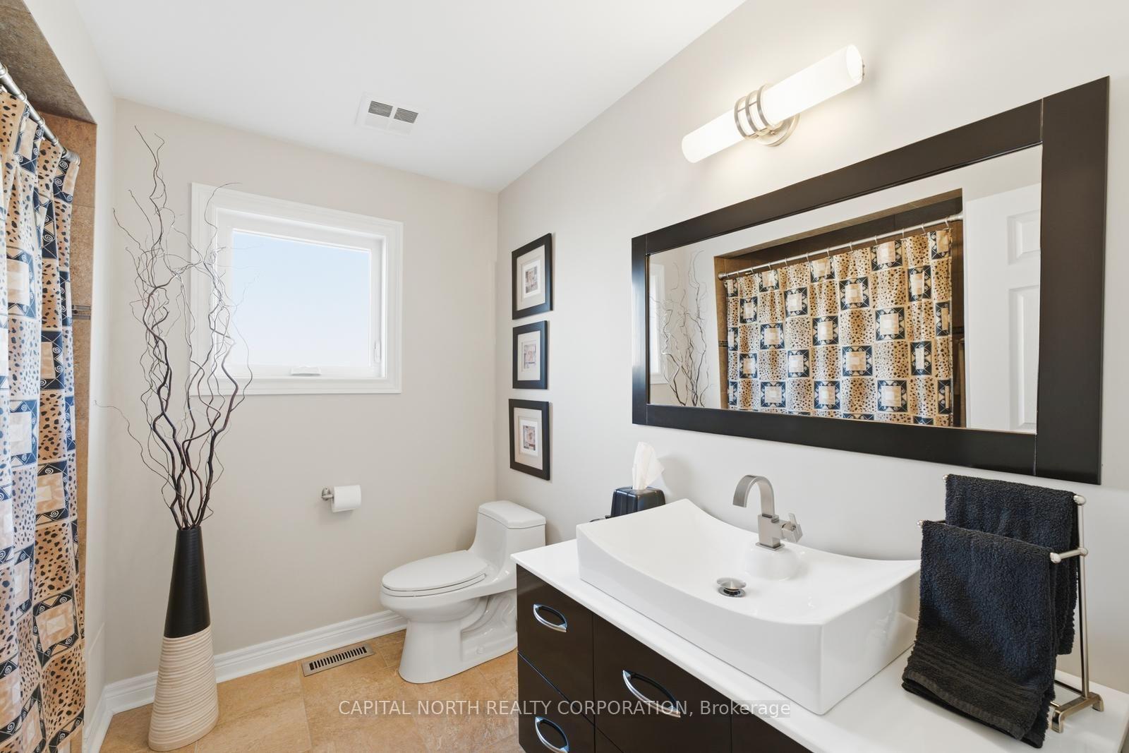 Photo 31 of 40 Claremont Lane, Vaughan, West Woodbridge — HOMEH