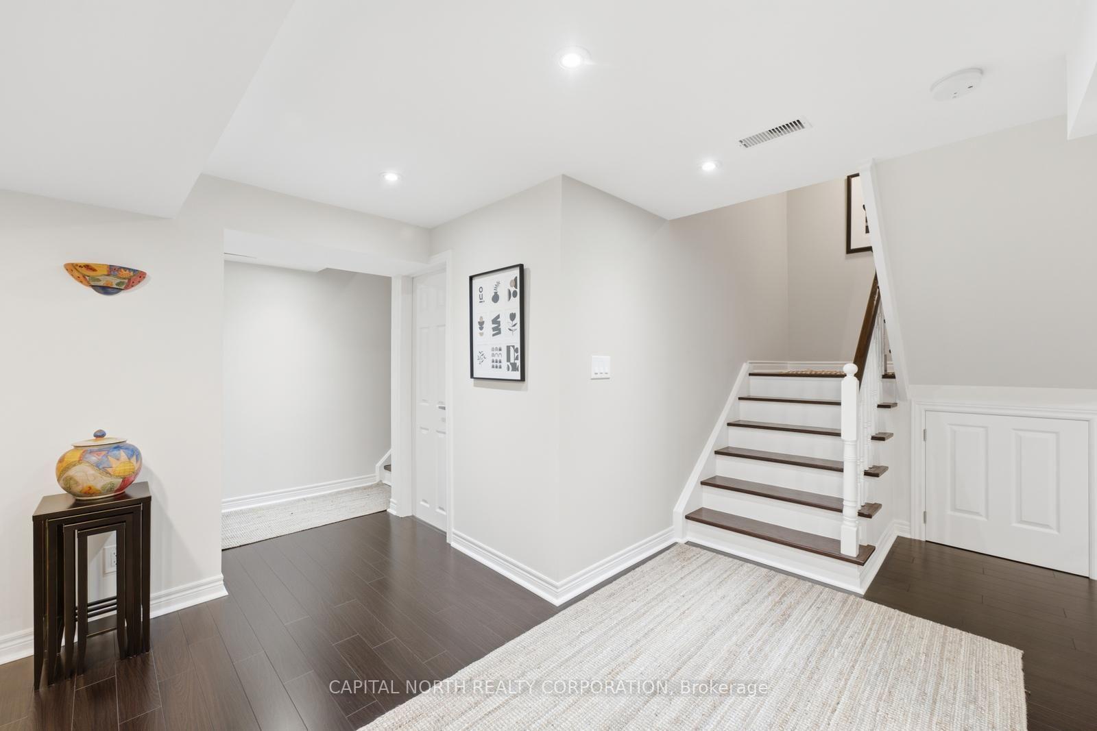 Photo 33 of 40 Claremont Lane, Vaughan, West Woodbridge — HOMEH