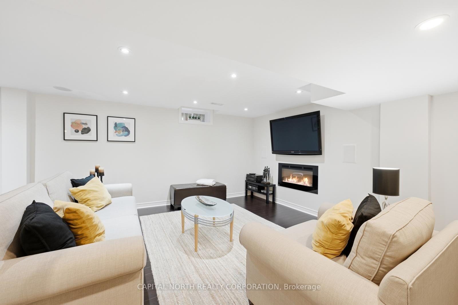 Photo 36 of 40 Claremont Lane, Vaughan, West Woodbridge — HOMEH