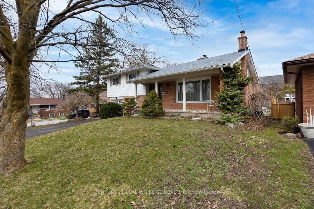Photo 5 of 45 Bayview Drive, Barrie, Allandale — HOMEH