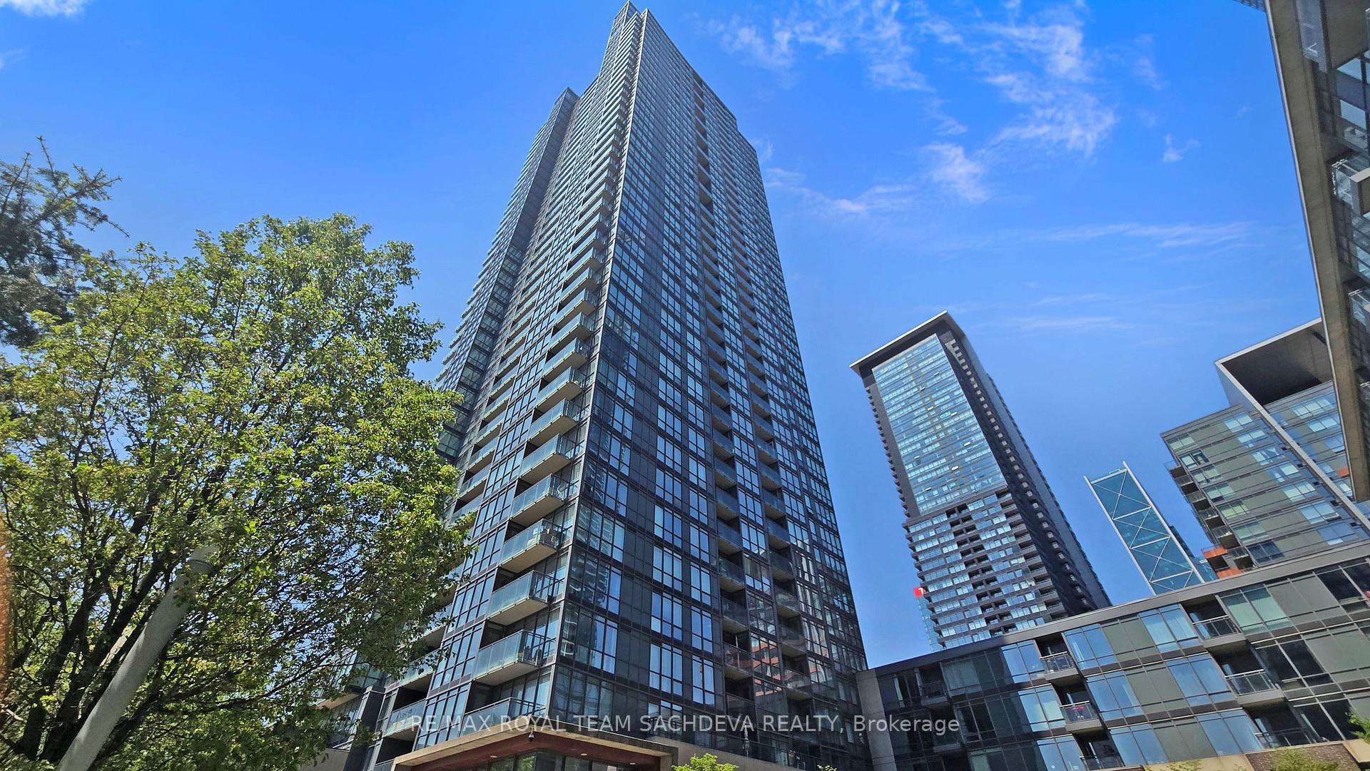 Front of Unit 1610, 15 Fort York Boulevard