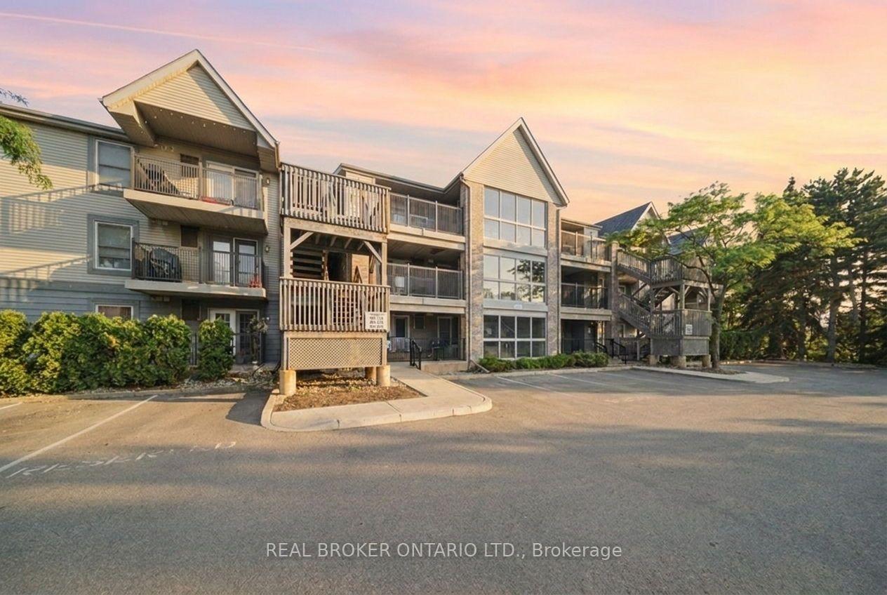 Front of Unit 202, 2040 Cleaver Avenue